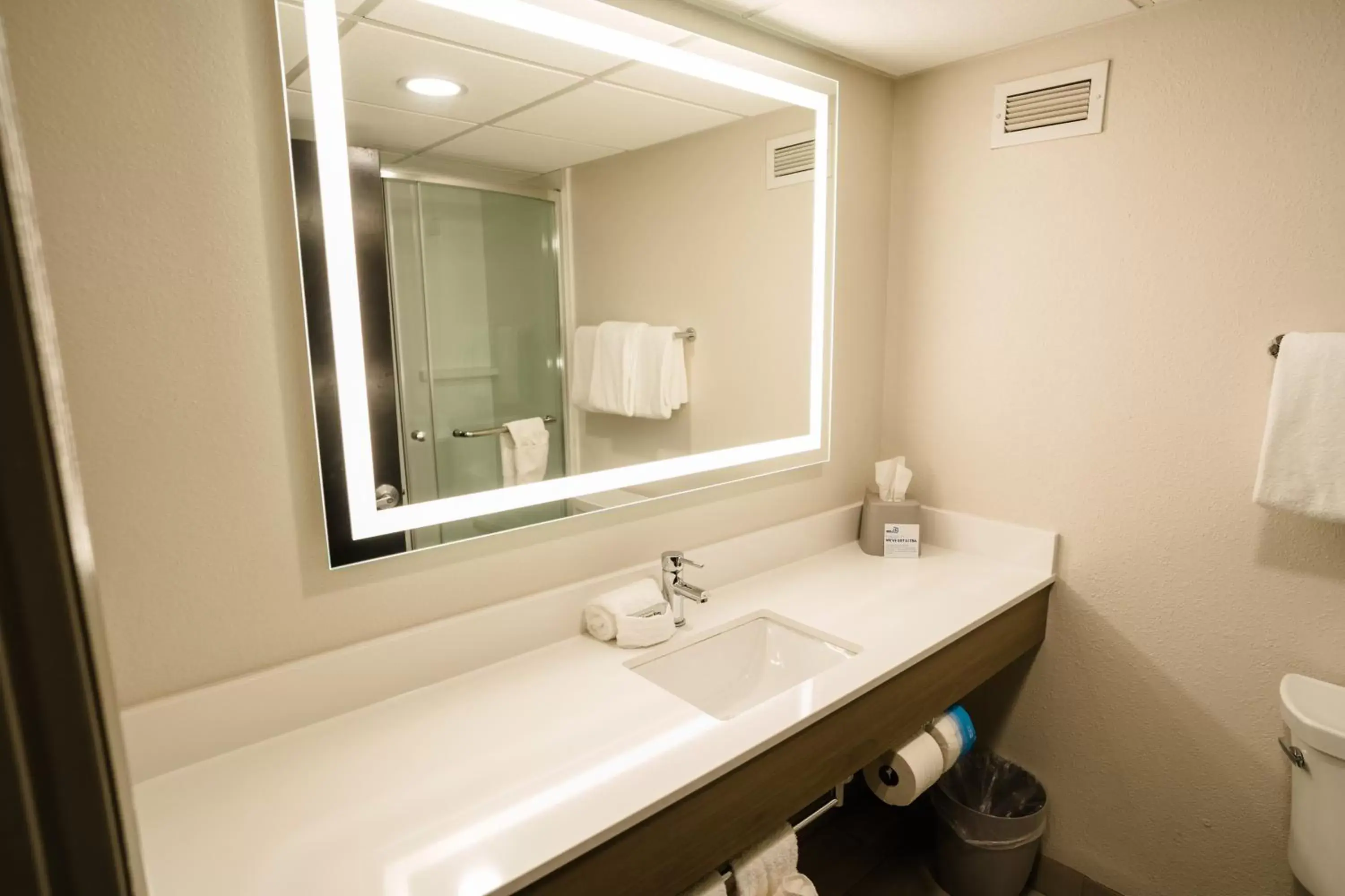 King Suite with Mobility Accessible Tub - Non-Smoking in Holiday Inn Express Hotel & Suites Knoxville-North-I-75 Exit 112 by IHG King Suite with Mobility Accessible Tub - Non-Smoking in Holiday Inn Express Hotel & Suites Knoxville-North-I-75 Exit 112 by IHG