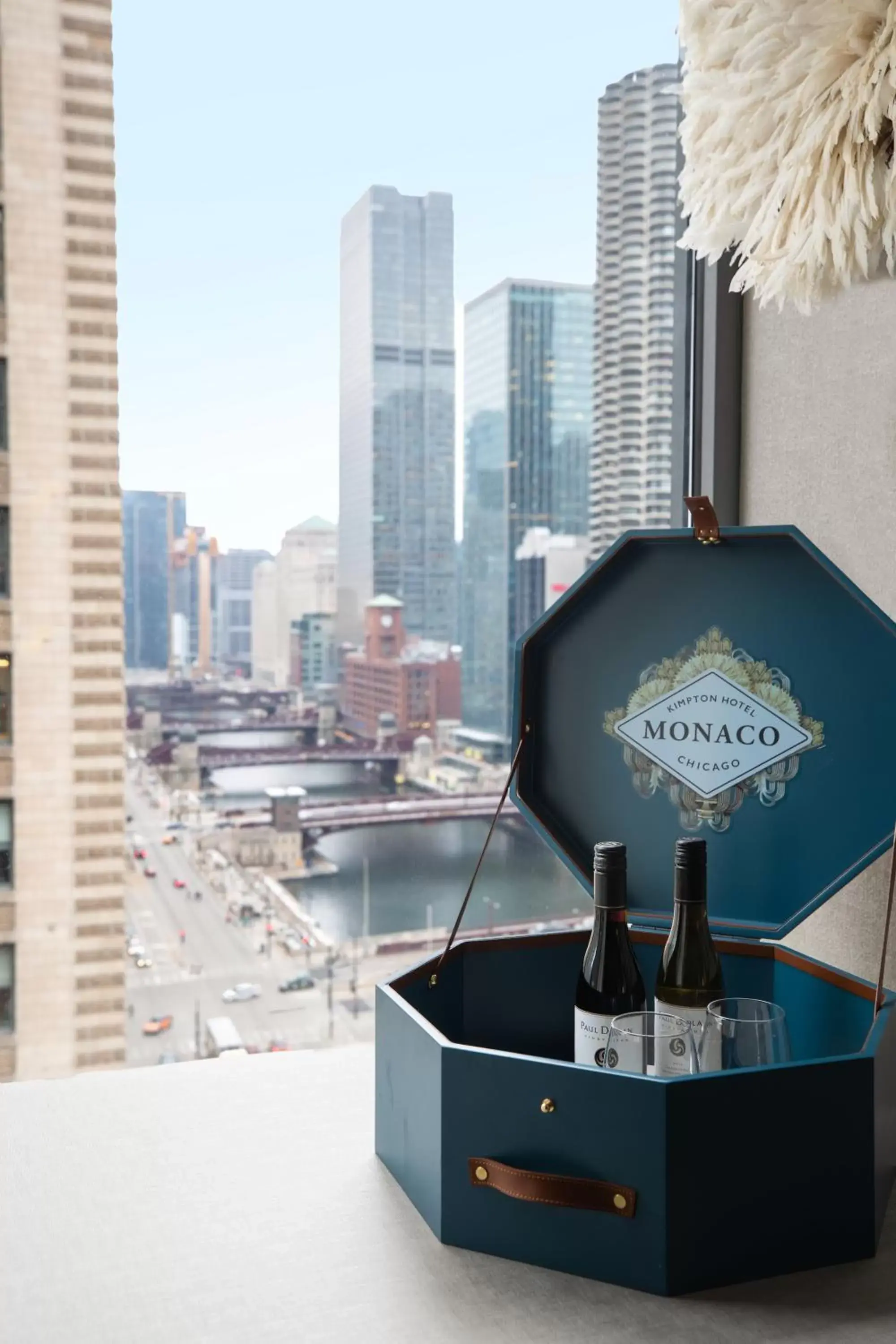 One-Bedroom King Suite with River View in Kimpton Hotel Monaco Chicago, an IHG Hotel One-Bedroom King Suite with River View in Kimpton Hotel Monaco Chicago, an IHG Hotel