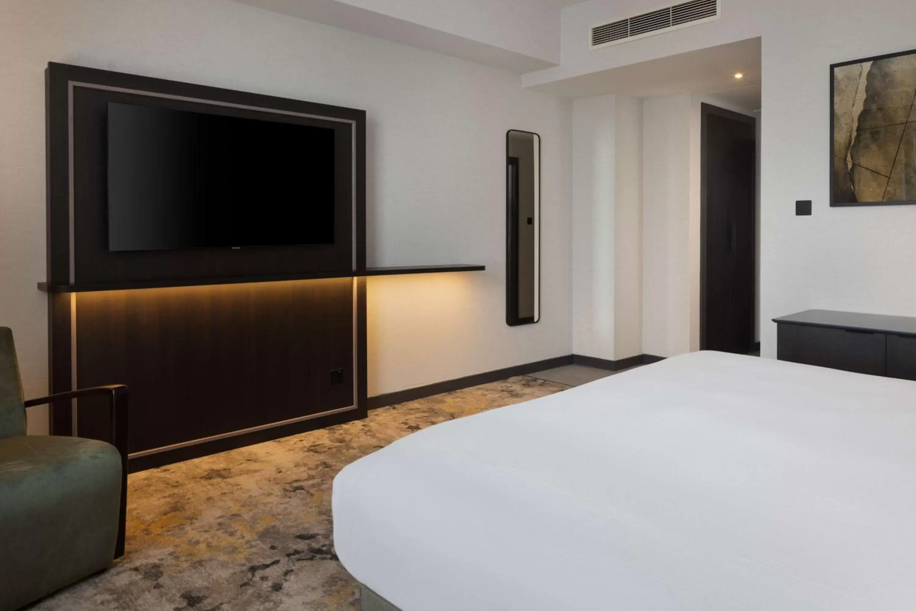 King Executive Room with Castle View in Hilton Cardiff King Executive Room with Castle View in Hilton Cardiff