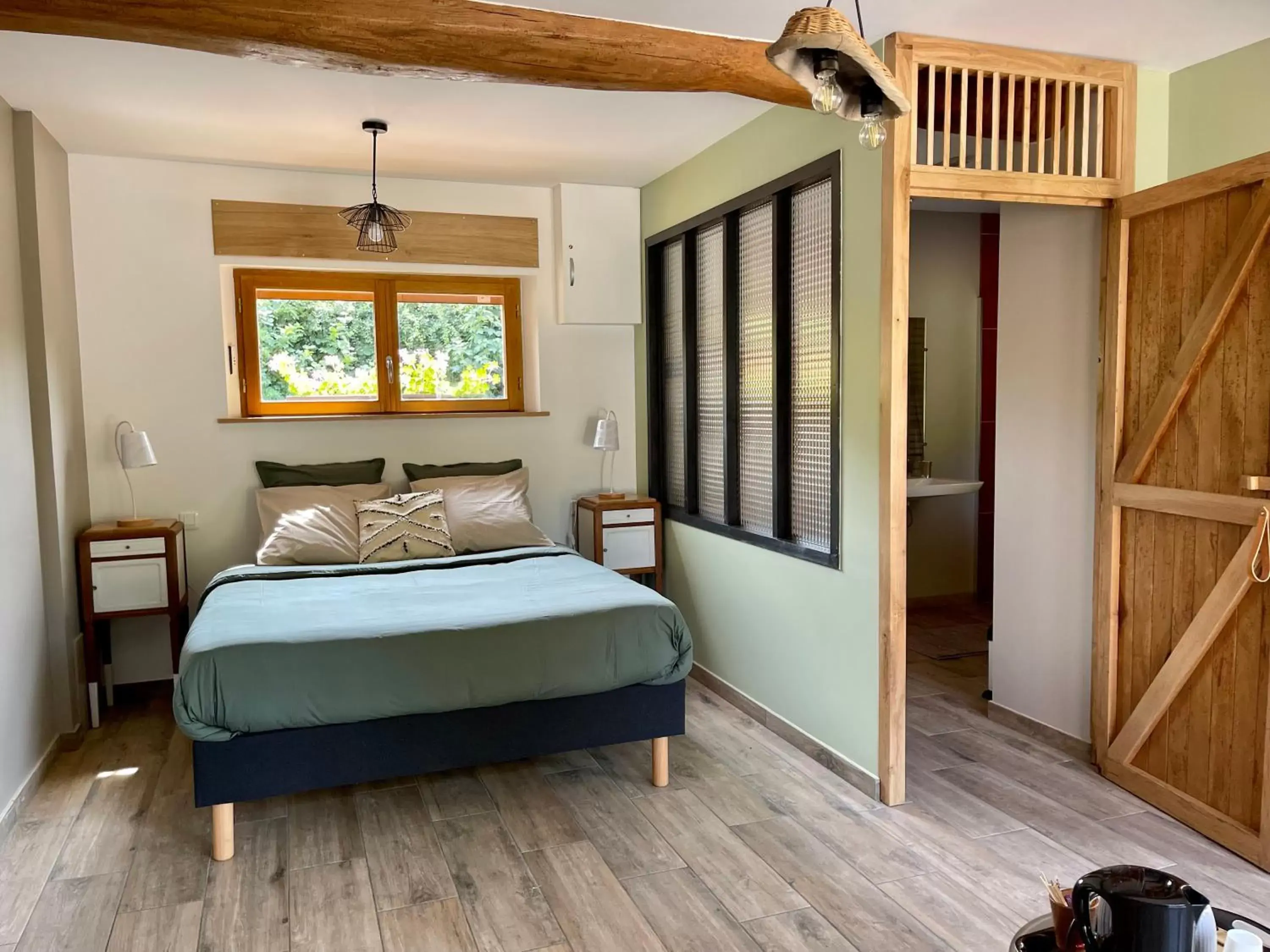 Suite with Terrace in La Mésangeraie Gîte Chambres d'hôtes Suite with Terrace in La Mésangeraie Gîte Chambres d'hôtes