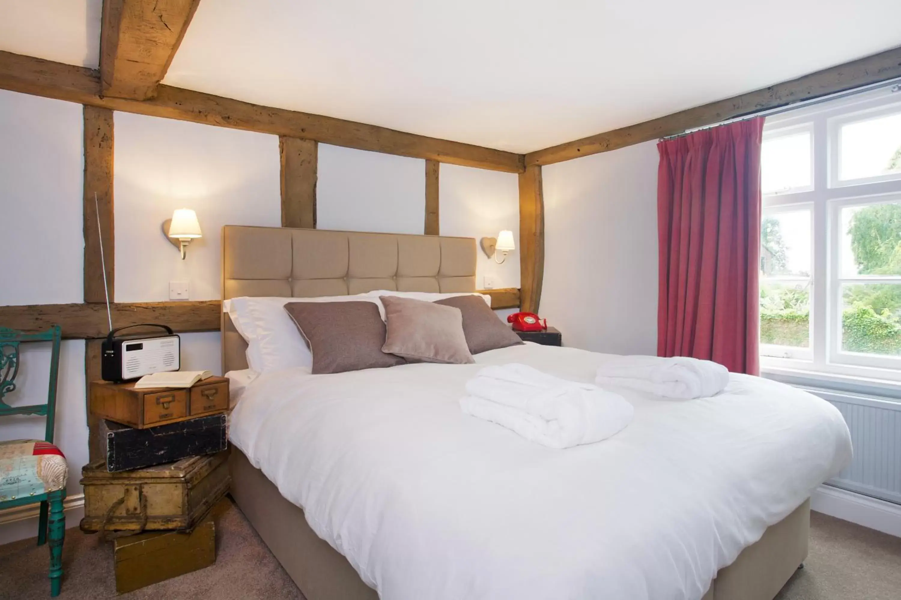 Double Room in The Queen's Inn Double Room in The Queen's Inn