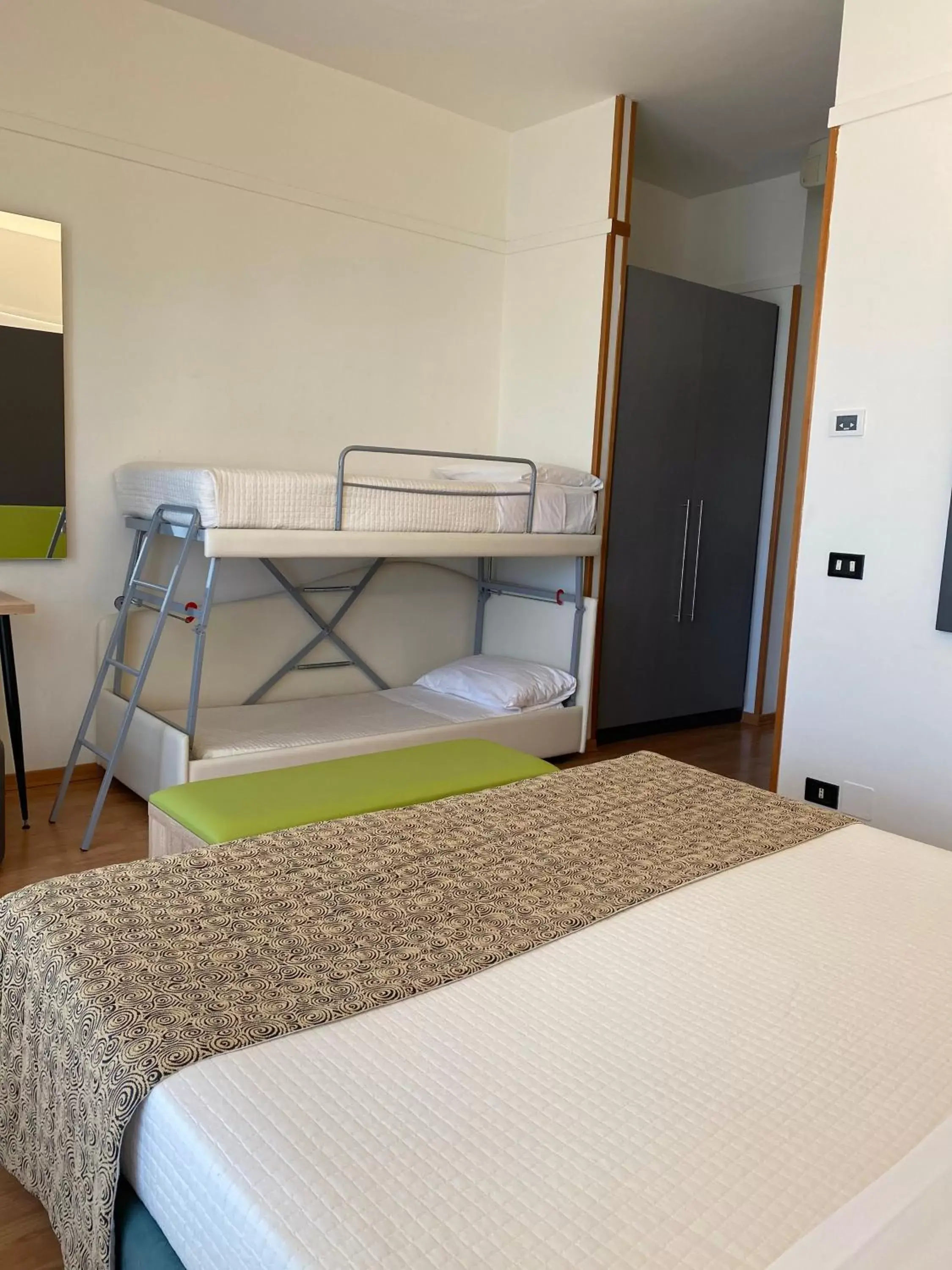 Quadruple Room with Sea View in Hotel St Gregory Park Quadruple Room with Sea View in Hotel St Gregory Park