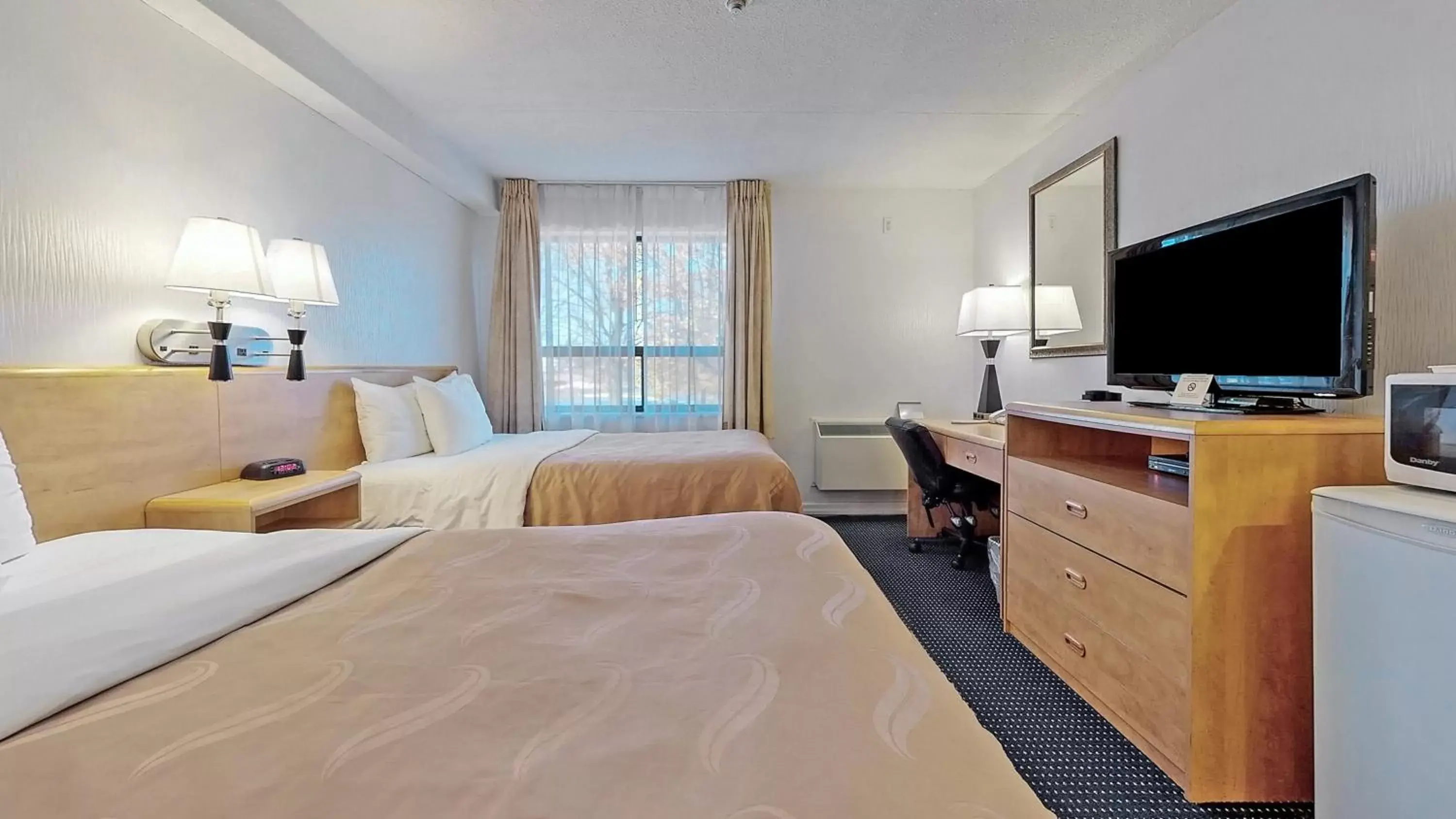 Standard Double Room with Two Double Beds - Non-Smoking in Quality Inn Arnprior Standard Double Room with Two Double Beds - Non-Smoking in Quality Inn Arnprior