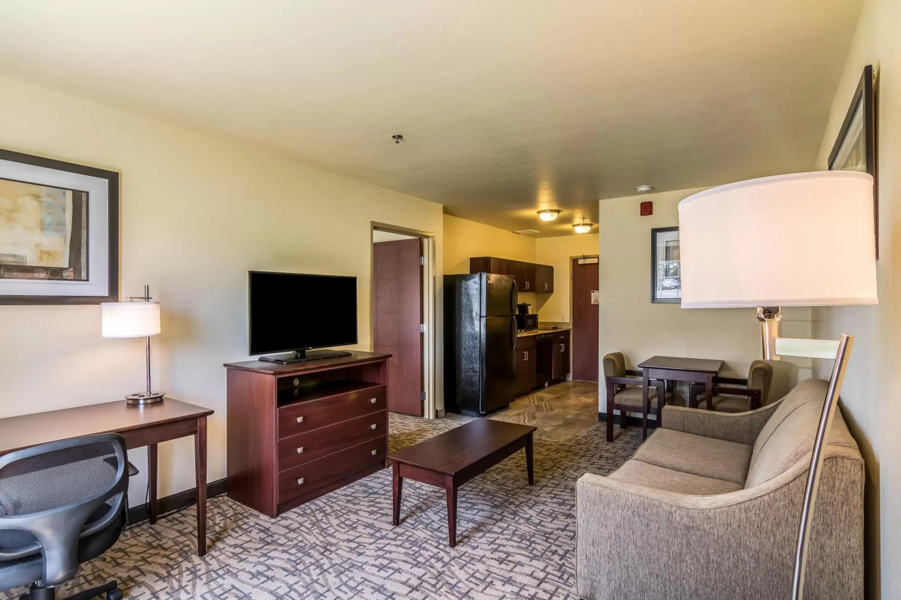Deluxe King Suite in Cobblestone Inn & Suites - Barron Deluxe King Suite in Cobblestone Inn & Suites - Barron