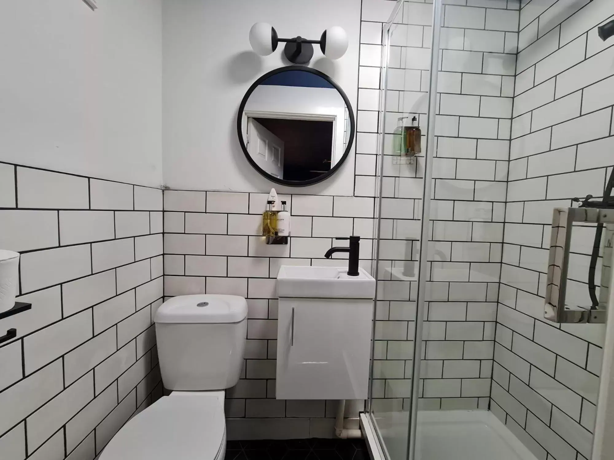 Double Room in Mansel House - by TIFA Stays Double Room in Mansel House - by TIFA Stays