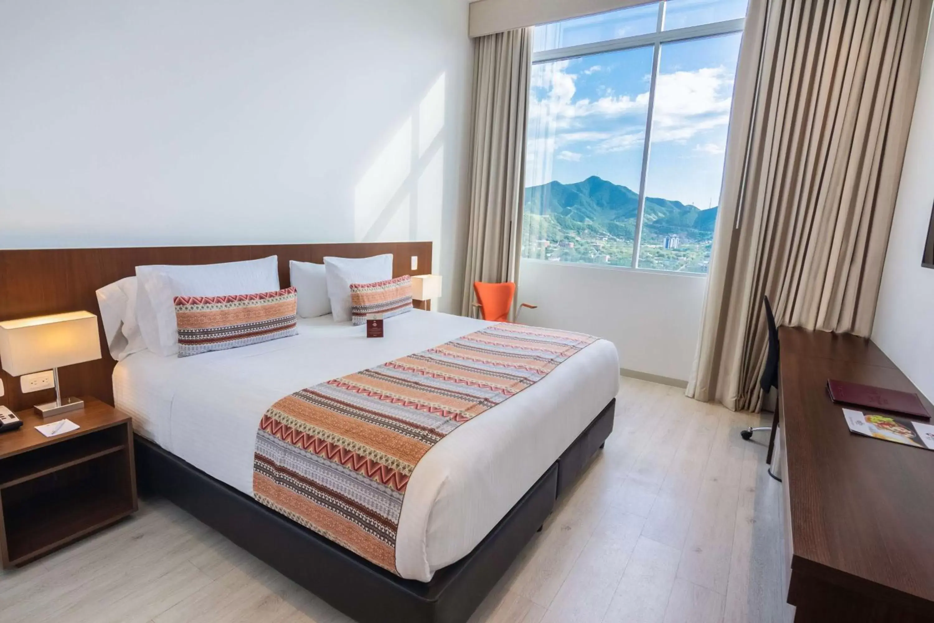 King Room in Best Western Plus Santa Marta Hotel King Room in Best Western Plus Santa Marta Hotel
