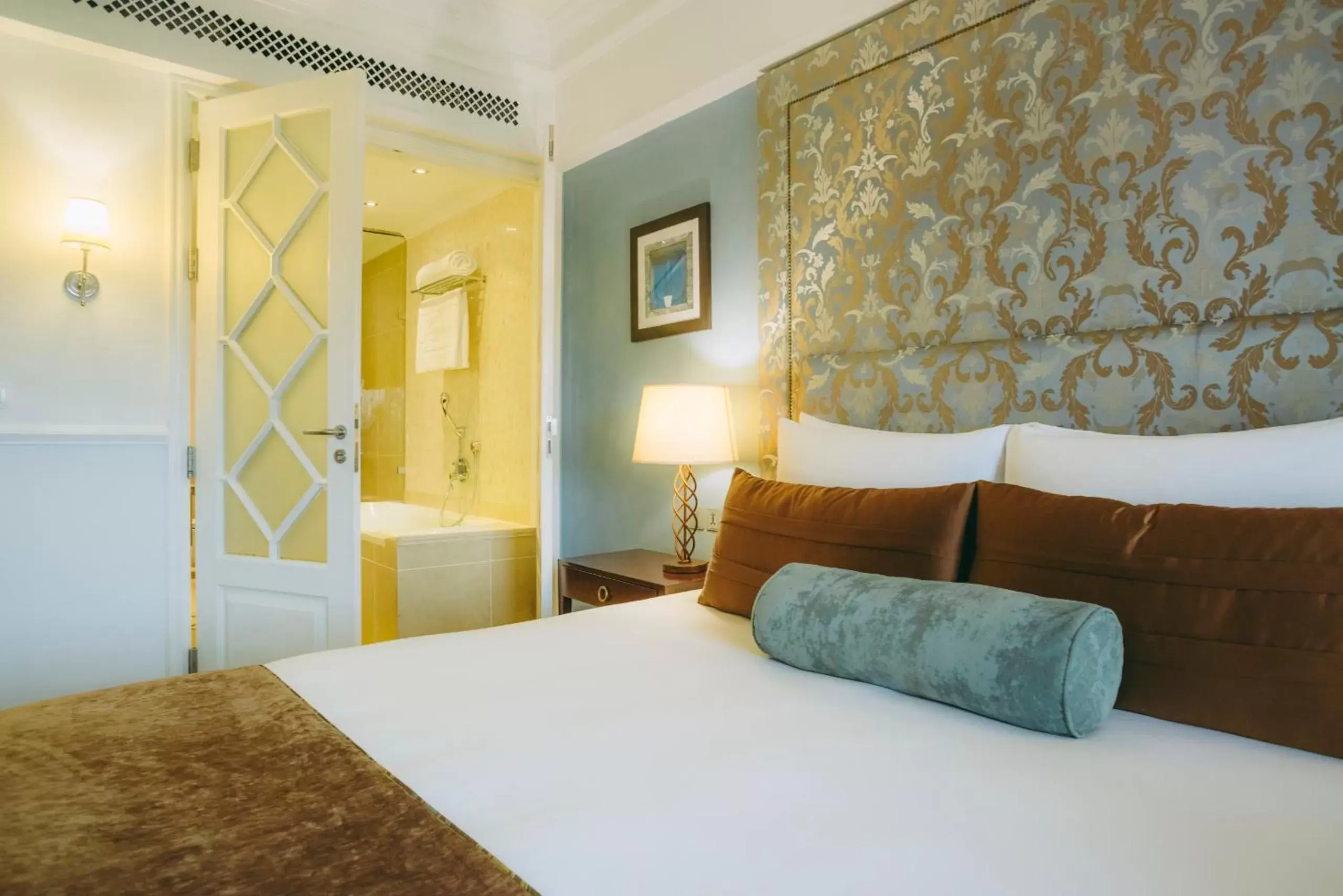 Balcony Deluxe Twin Room in Villa Rosa Kempinski Balcony Deluxe Twin Room in Villa Rosa Kempinski