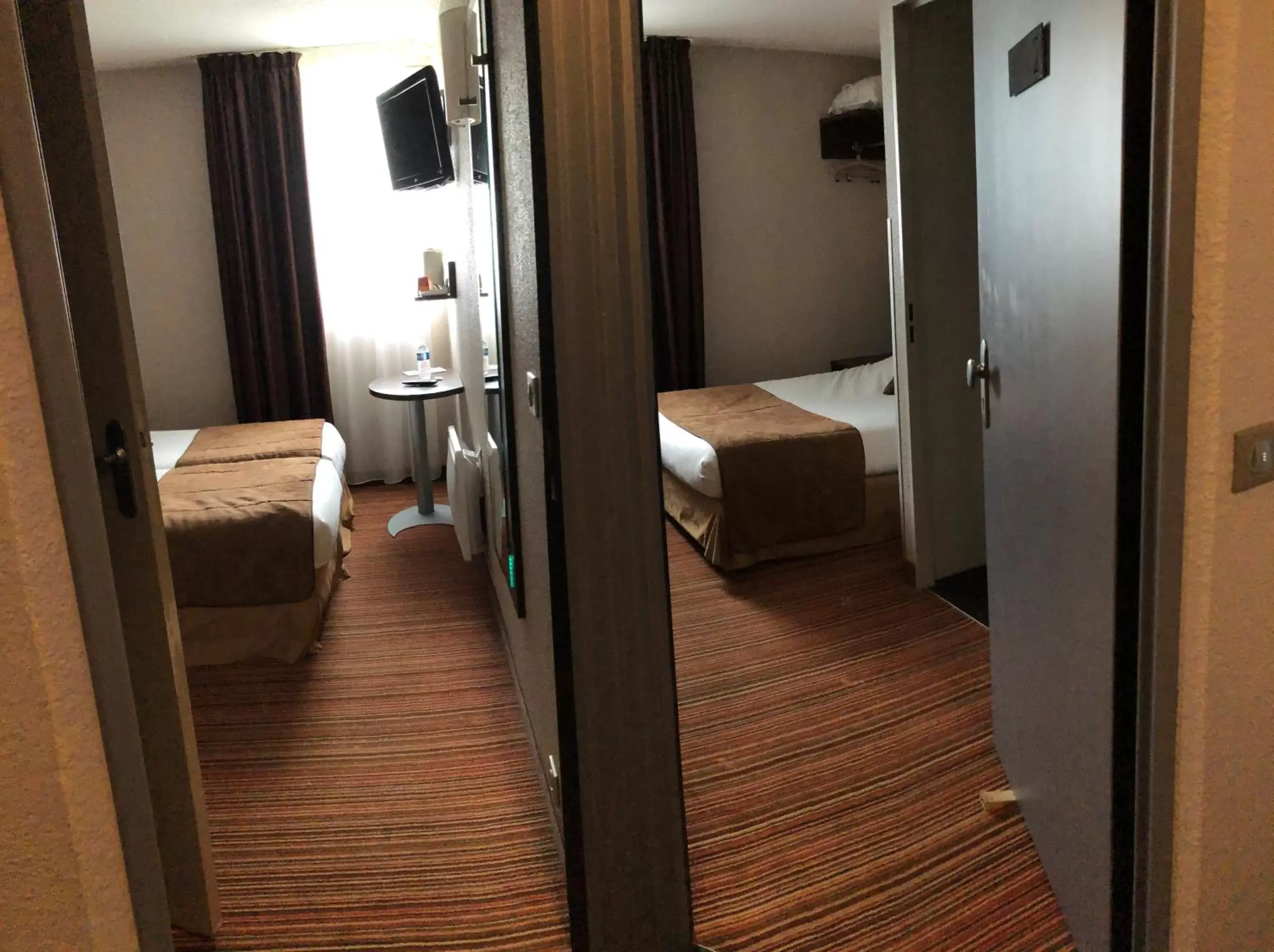 Two Adjacent Rooms in Hôtel Inn Design Resto Novo Le Mans Two Adjacent Rooms in Hôtel Inn Design Resto Novo Le Mans