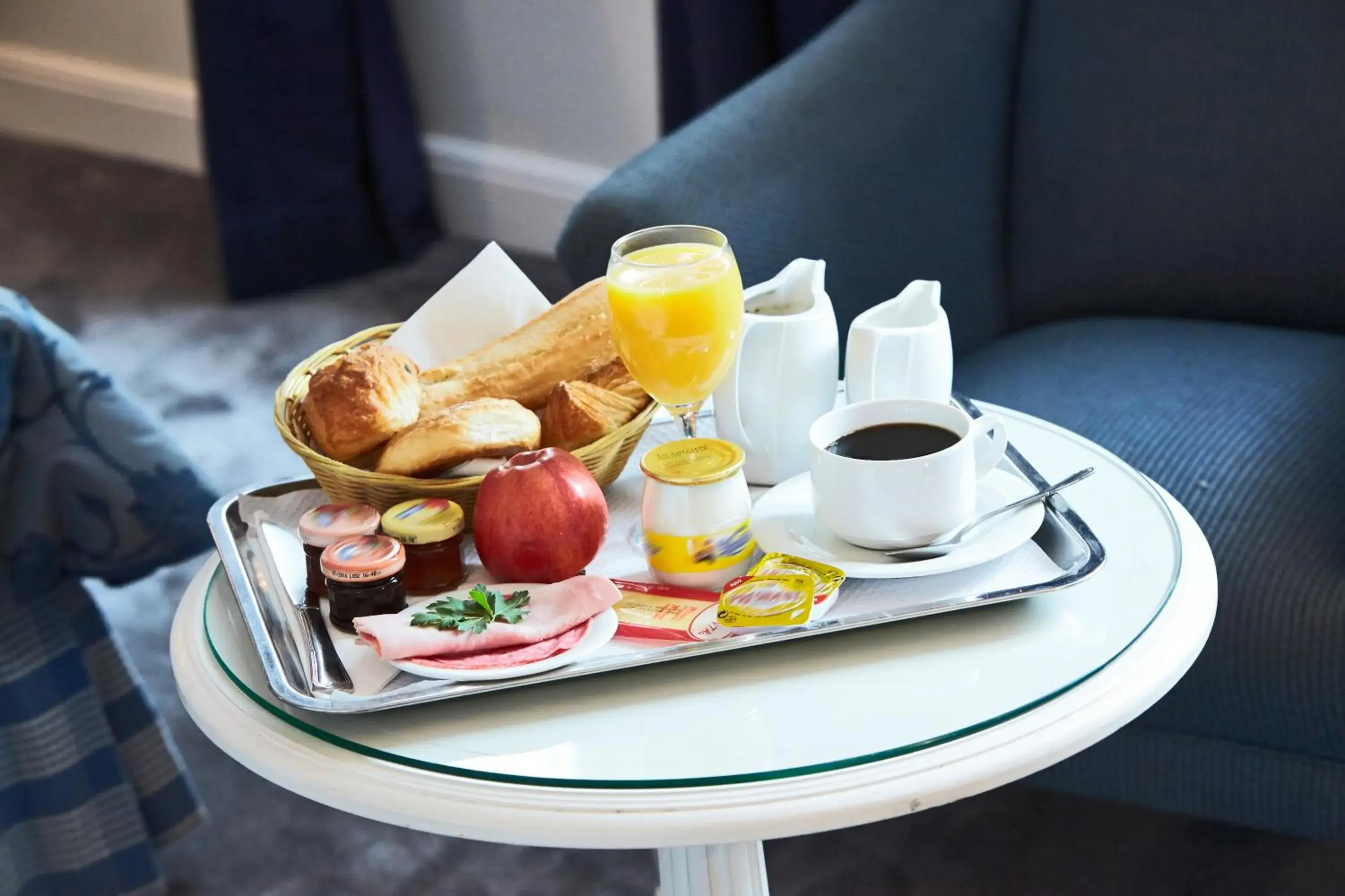 Classic Double Room Single Use in Golden Tulip Washington Opera Classic Double Room Single Use in Golden Tulip Washington Opera