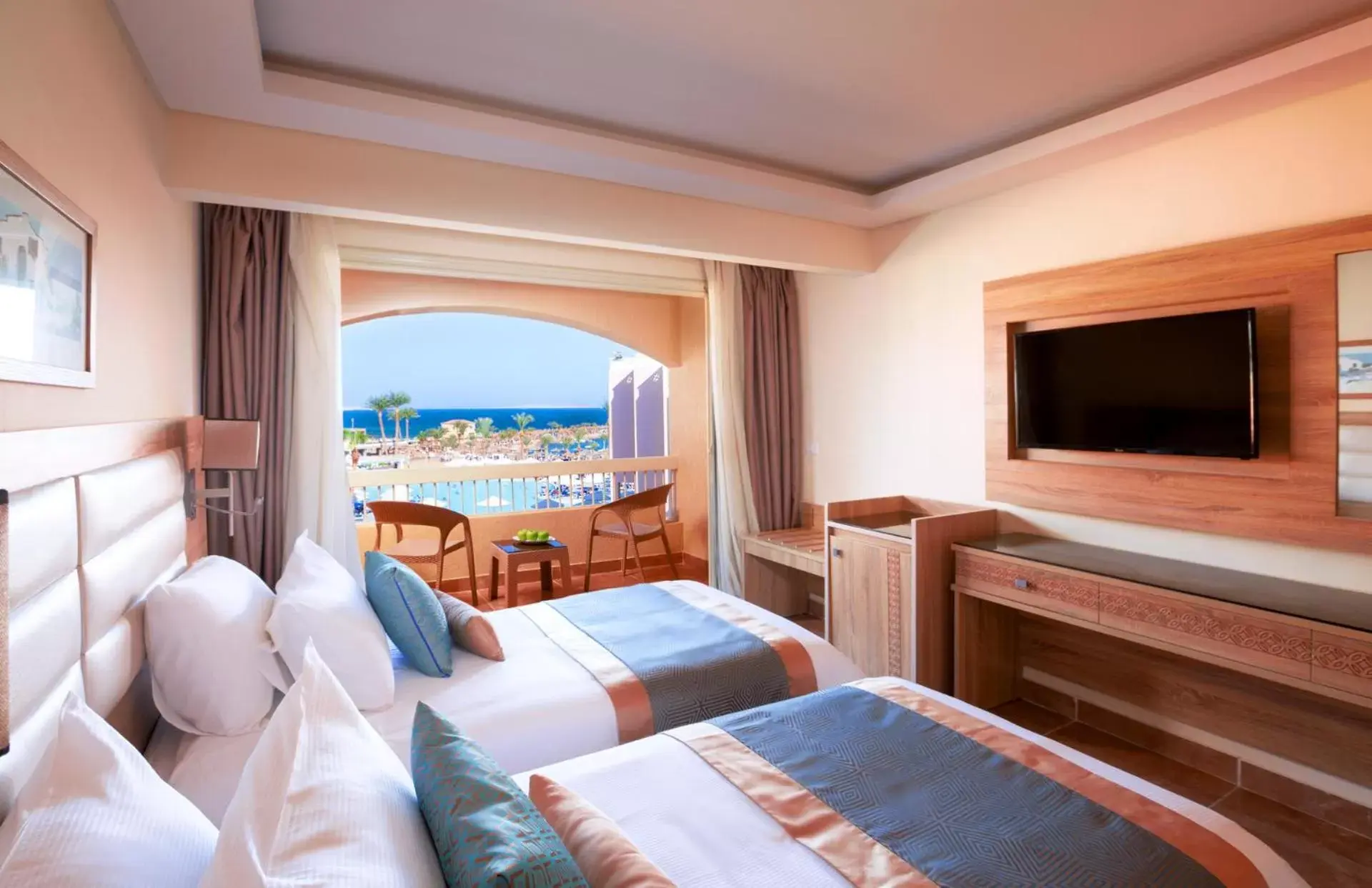 Deluxe Room with Sea View in Beach Albatros Aqua Park - Hurghada Deluxe Room with Sea View in Beach Albatros Aqua Park - Hurghada