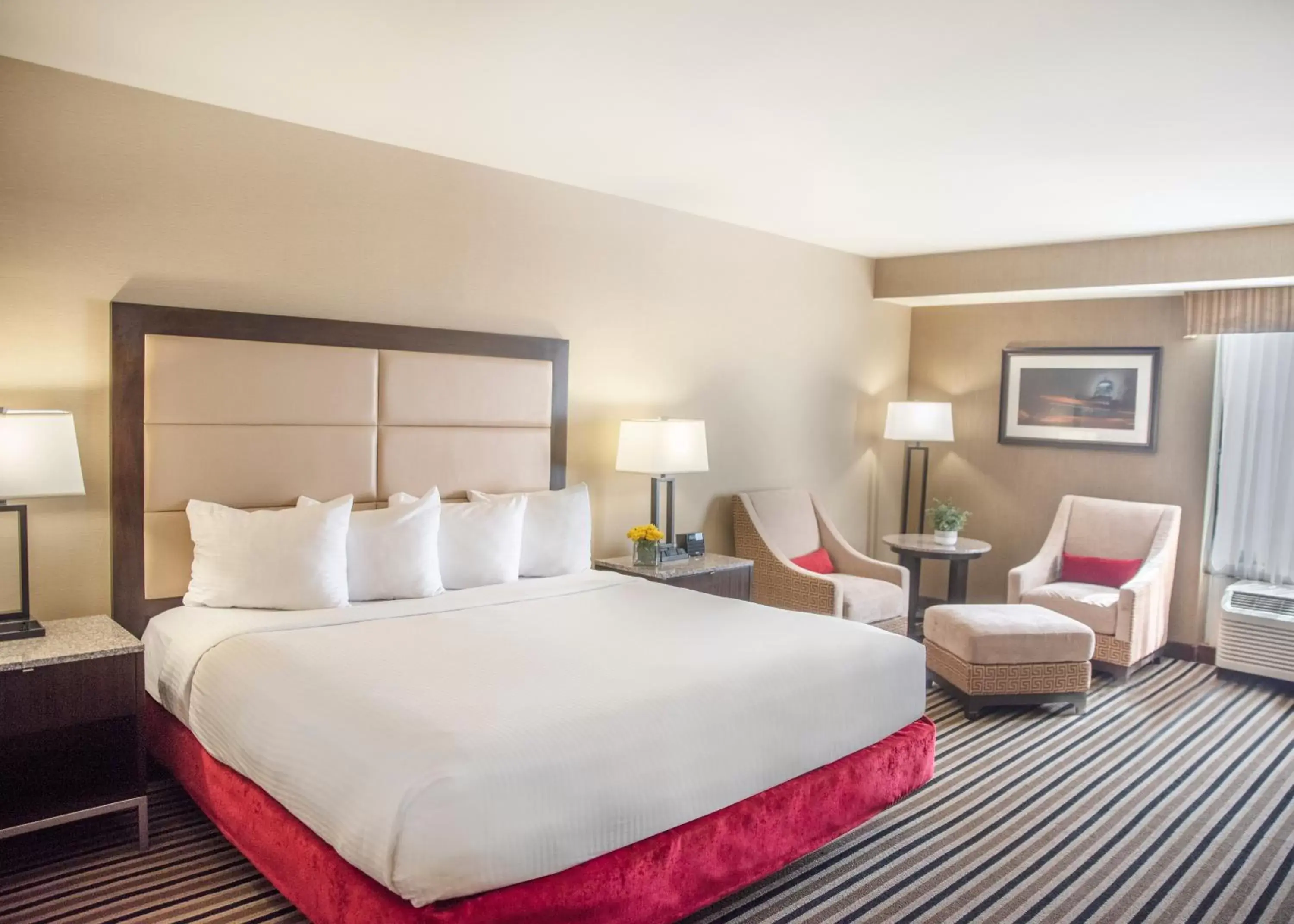 Premier King Room in The Madison Concourse Hotel Premier King Room in The Madison Concourse Hotel