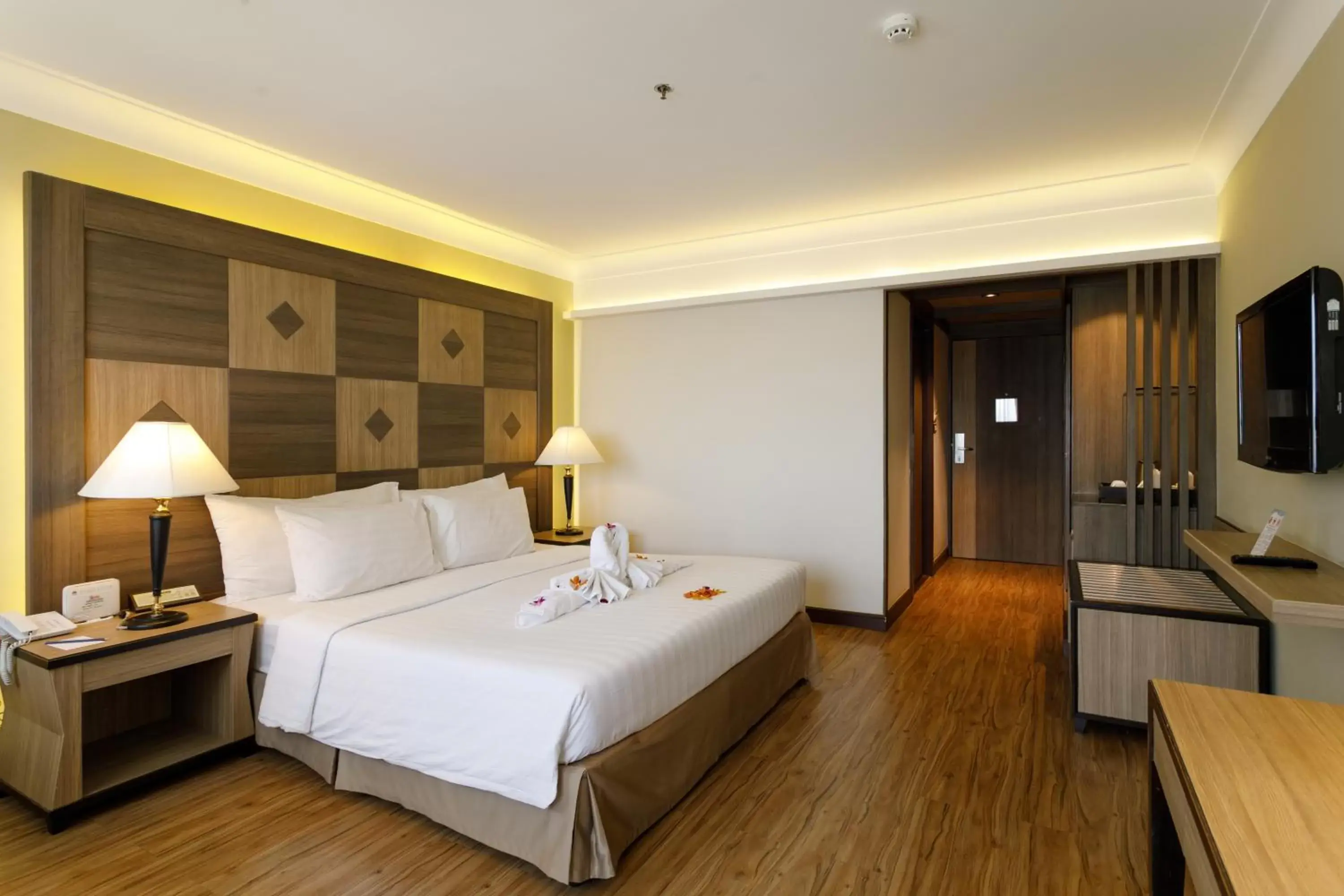 Superior King Room in Amora Thapae Hotel Chiang Mai Superior King Room in Amora Thapae Hotel Chiang Mai