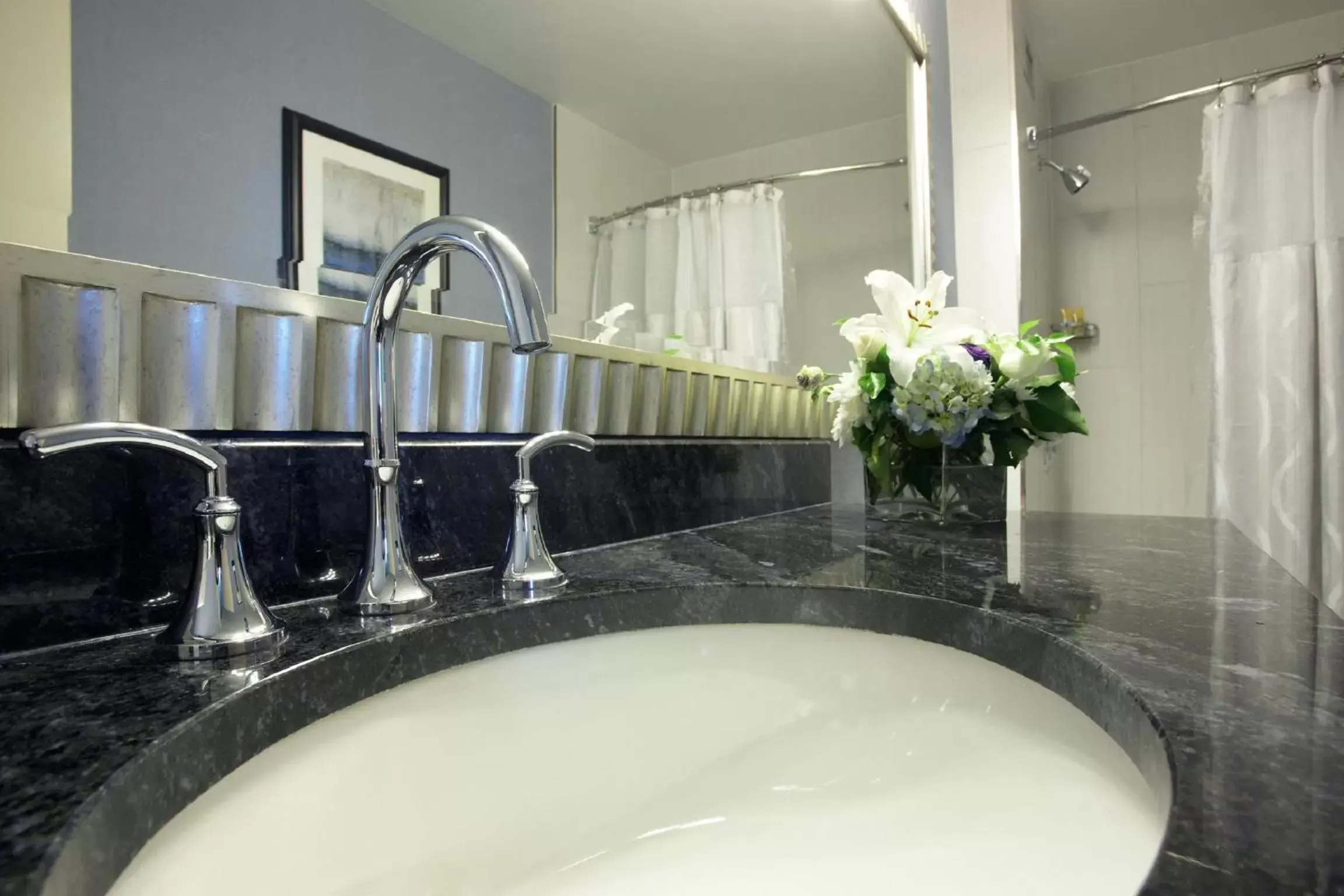 King Room with City View in Hyatt Regency Buffalo King Room with City View in Hyatt Regency Buffalo