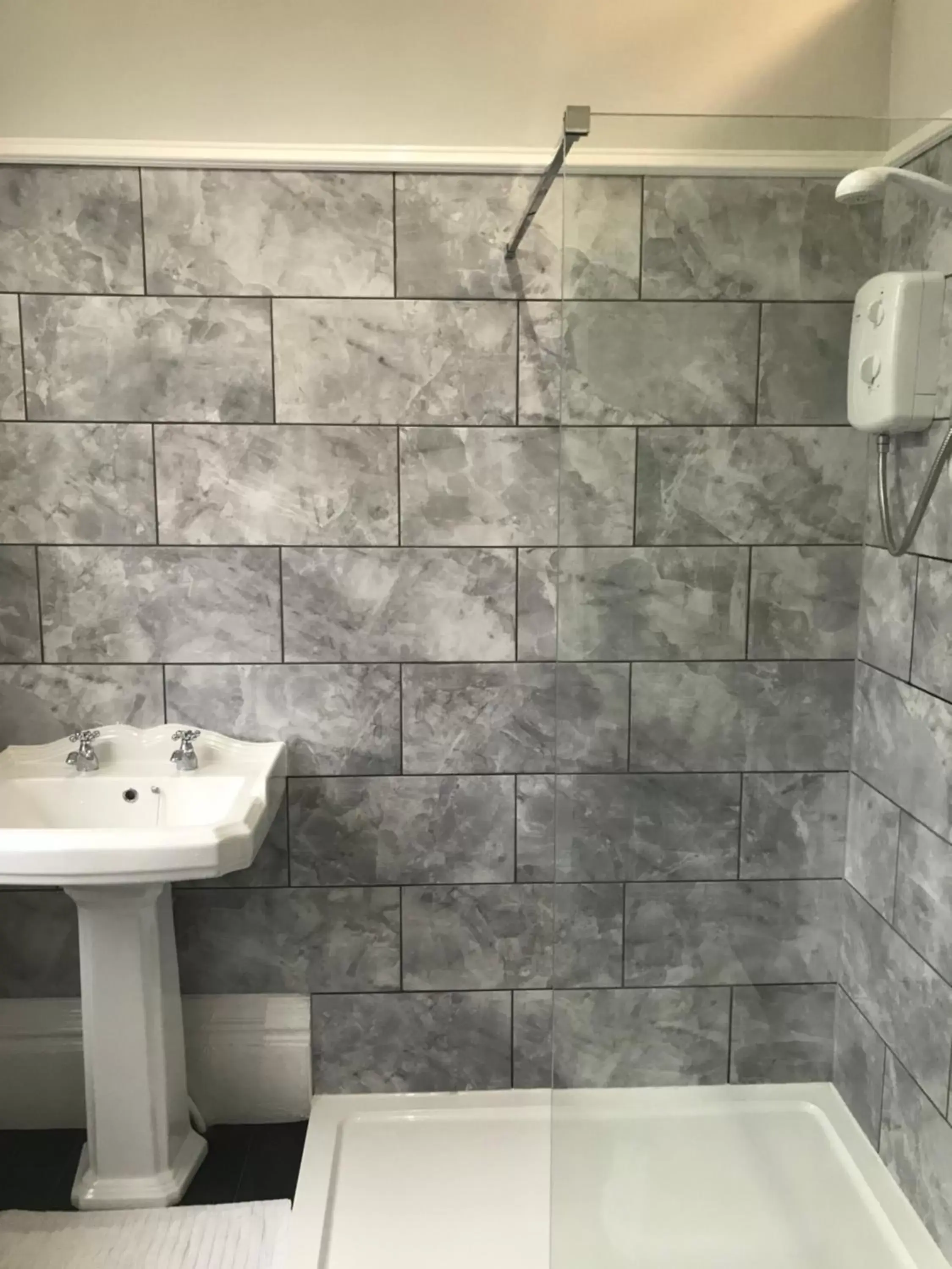 Single Room with Private Bathroom (Room 7) in St Andrews house Hotel Single Room with Private Bathroom (Room 7) in St Andrews house Hotel