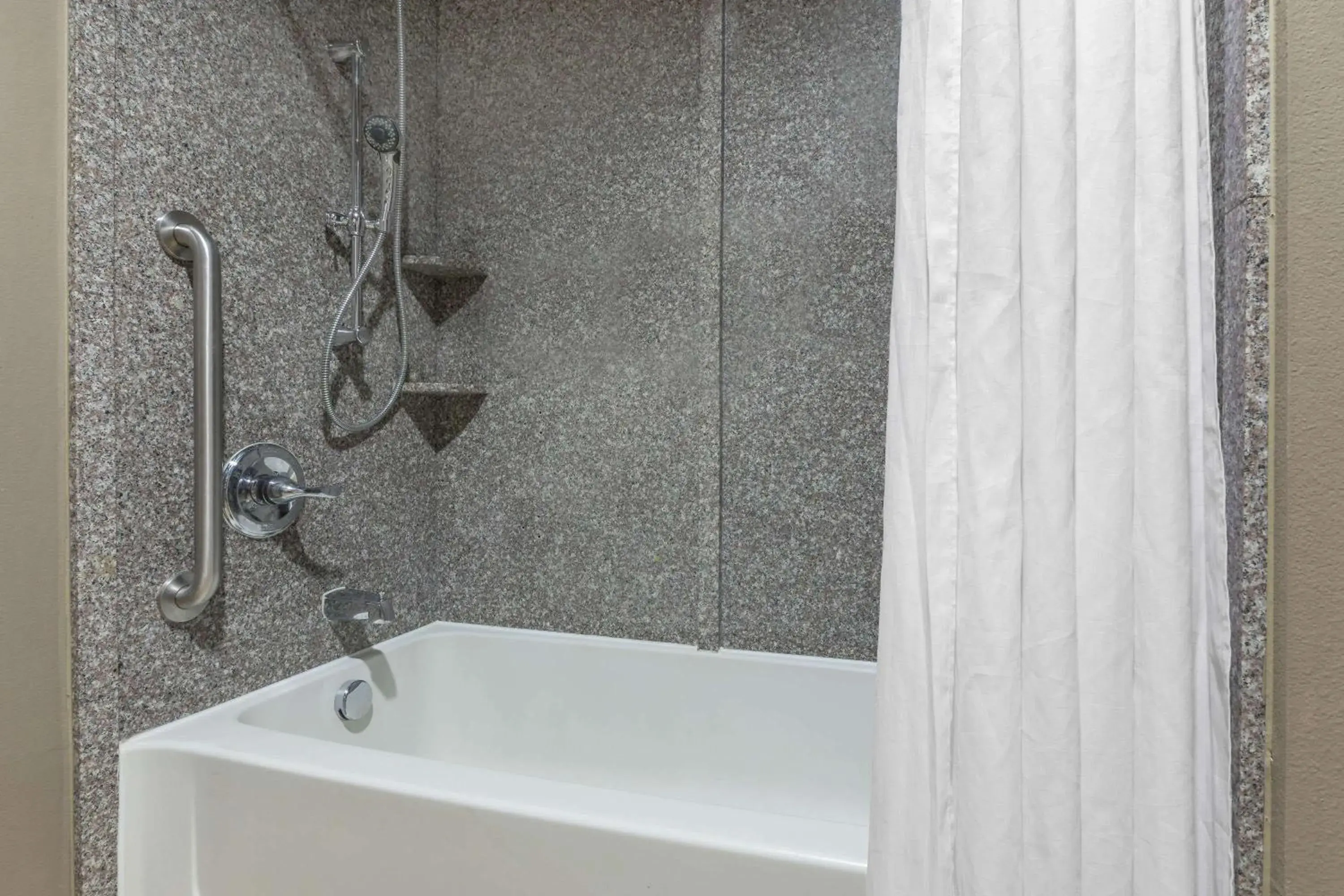 Queen Room with Two Queen Beds and Bath Tub - Mobility/Hearing Accessible - Non-Smoking in Days Inn by Wyndham Dilley Queen Room with Two Queen Beds and Bath Tub - Mobility/Hearing Accessible - Non-Smoking in Days Inn by Wyndham Dilley