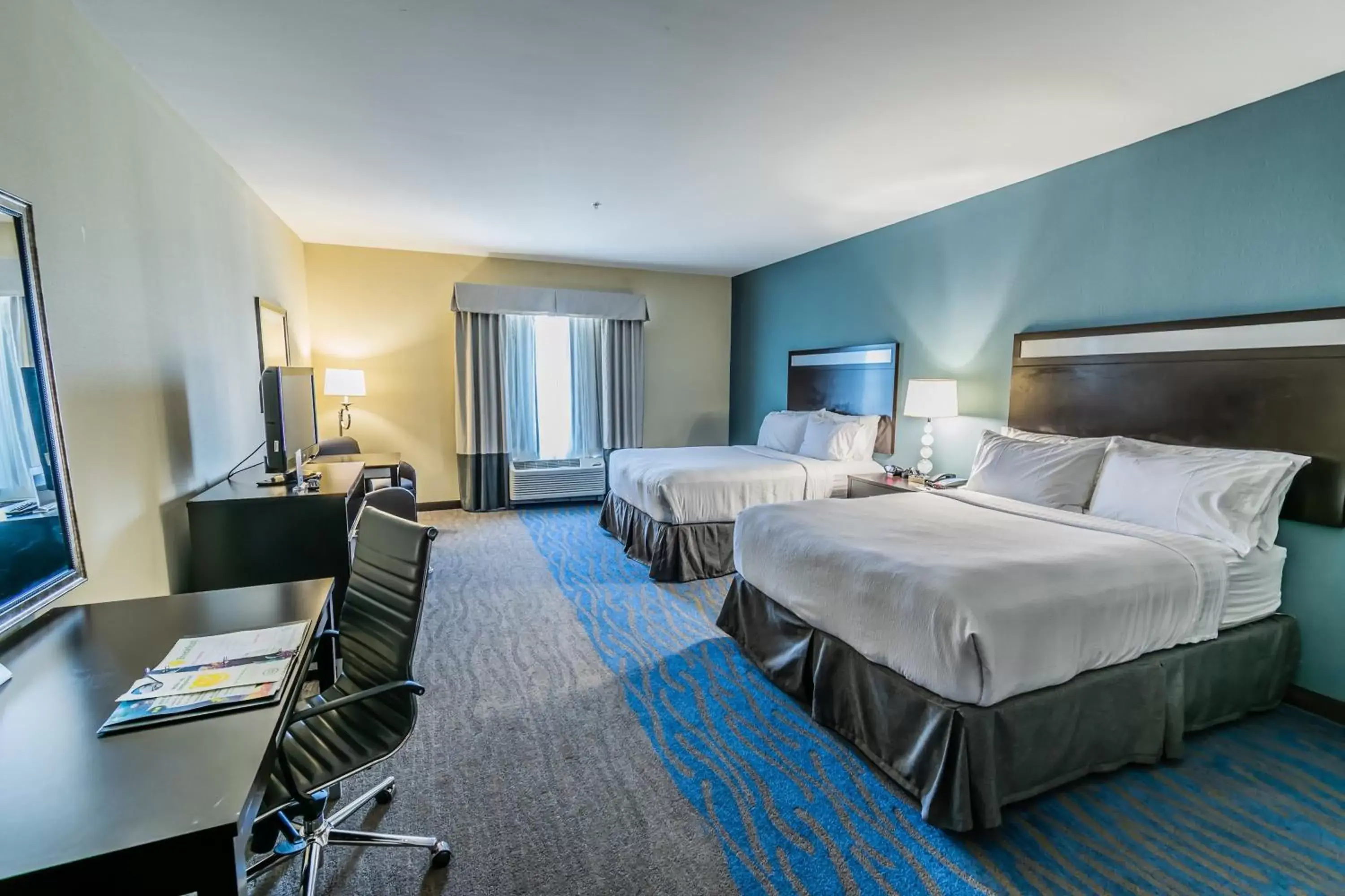 Standard Queen Room with Two Queen Beds - Communications Accessible in Holiday Inn Houston-Webster by IHG Standard Queen Room with Two Queen Beds - Communications Accessible in Holiday Inn Houston-Webster by IHG