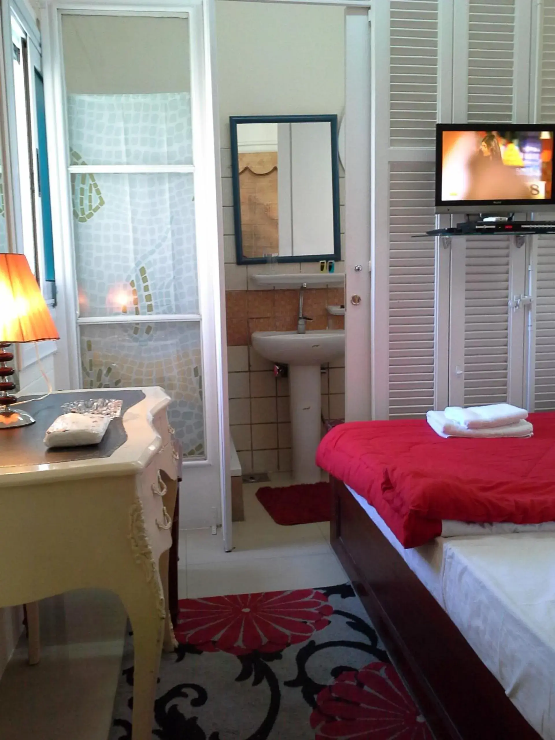 Single Room - 1st or 2nd floor (No elevator) in Alexander The Great Hotel Single Room - 1st or 2nd floor (No elevator) in Alexander The Great Hotel