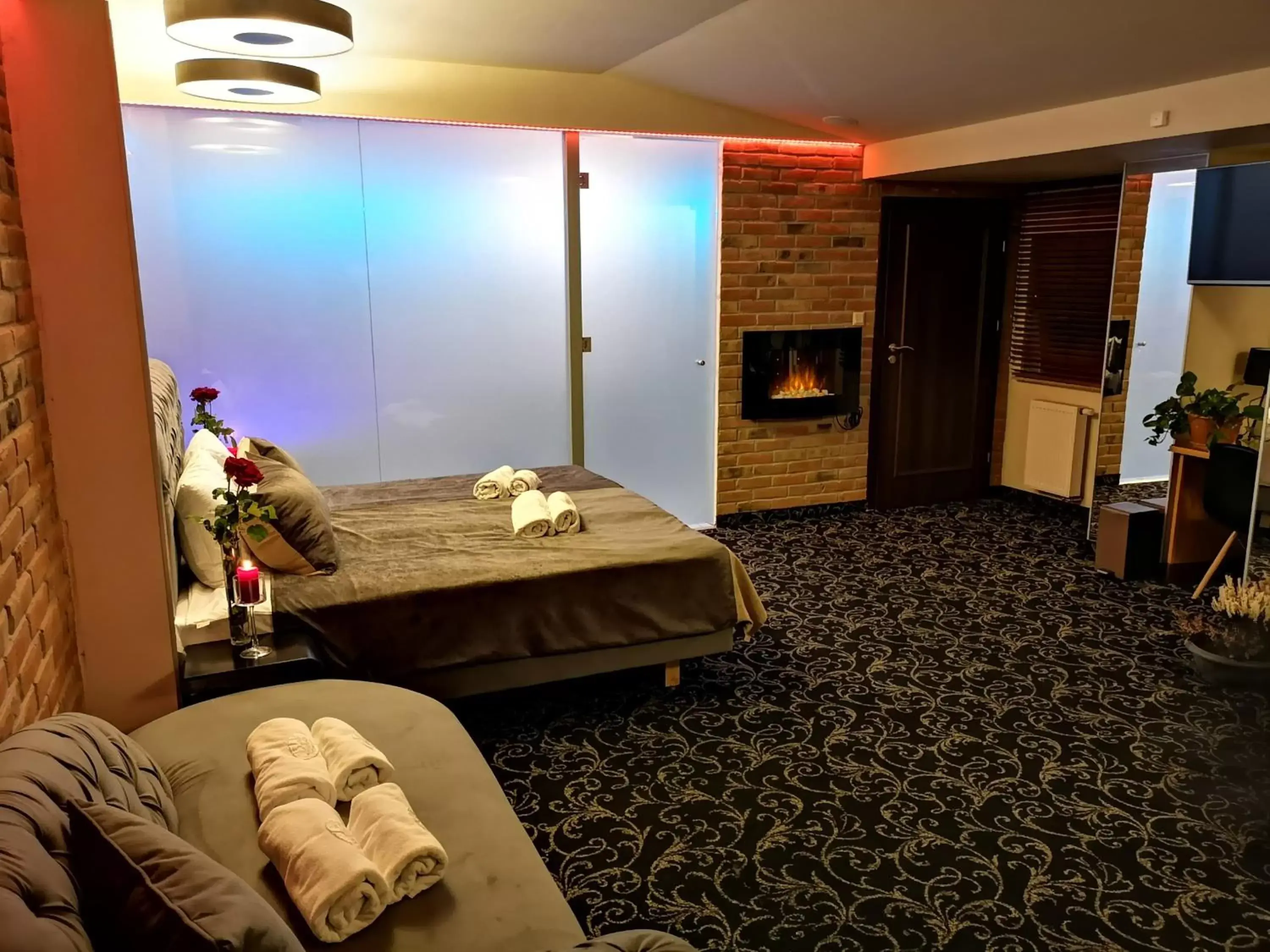 Superior Apartment with Fireplace and Hot Tub in Hotel Agit Congress&Spa Superior Apartment with Fireplace and Hot Tub in Hotel Agit Congress&Spa