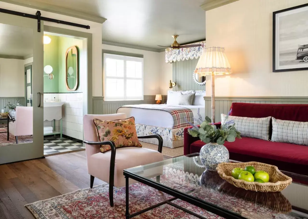 Le Petit Pali at 8th Ave Le Petit Pali at 8th Ave