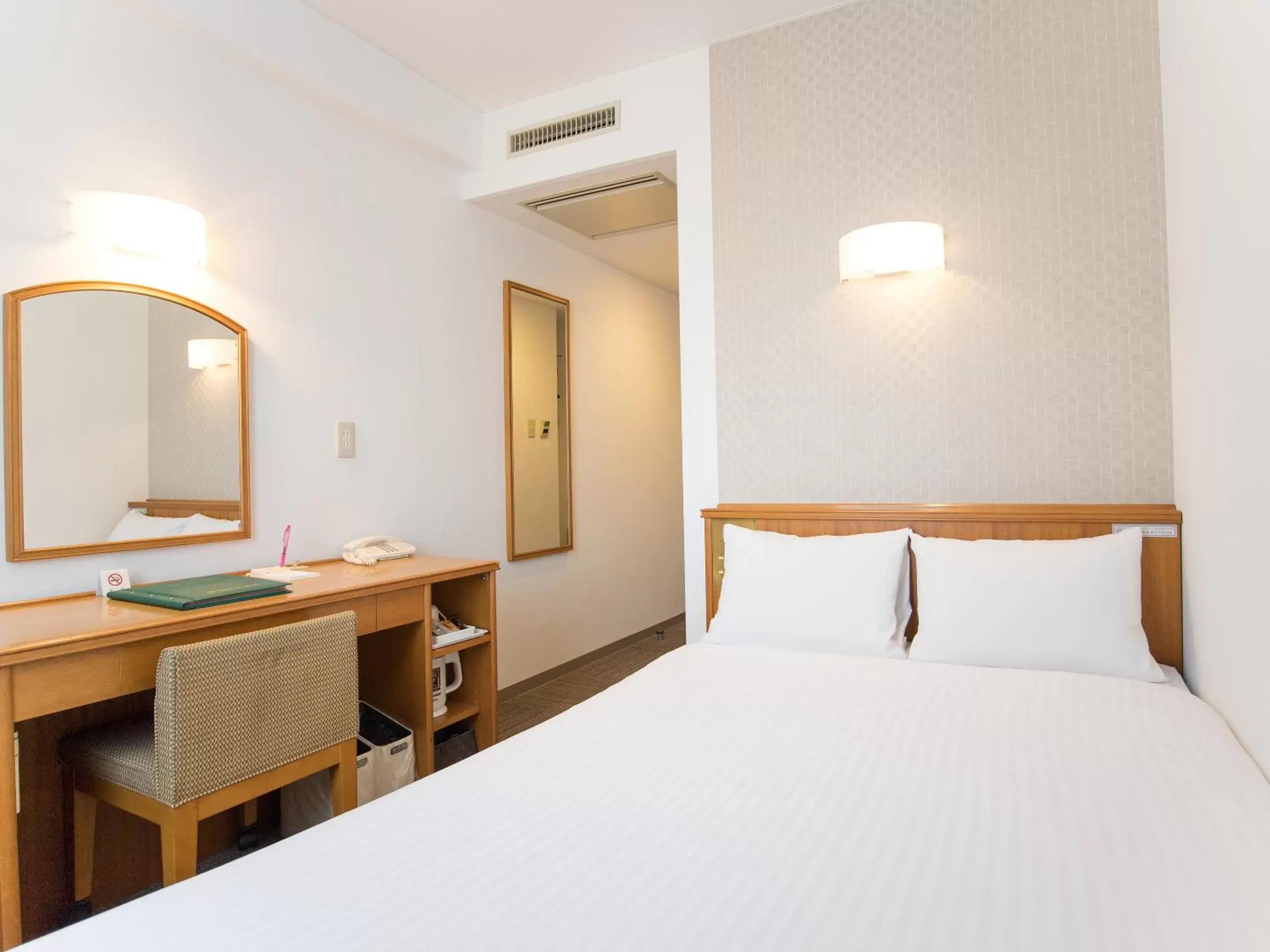 Double Room with Small Double Bed - Non Smoking in Hotel Belleview Nagasaki Dejima Double Room with Small Double Bed - Non Smoking in Hotel Belleview Nagasaki Dejima