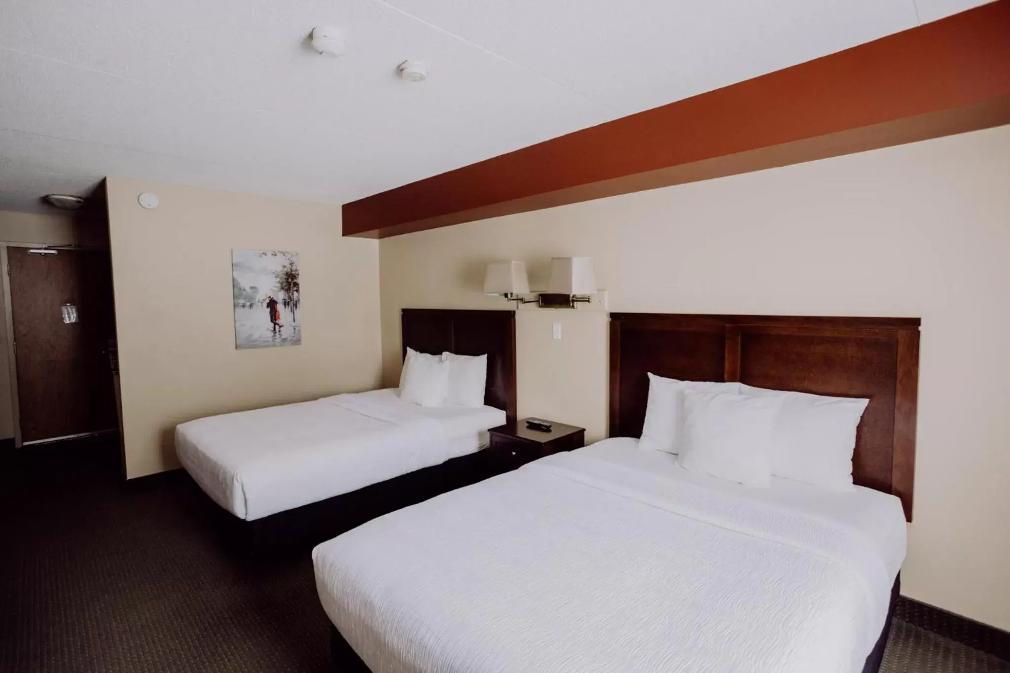 Queen Room with Two Queen Beds - single occupancy in La Place Rendez-Vous Hotel Queen Room with Two Queen Beds - single occupancy in La Place Rendez-Vous Hotel