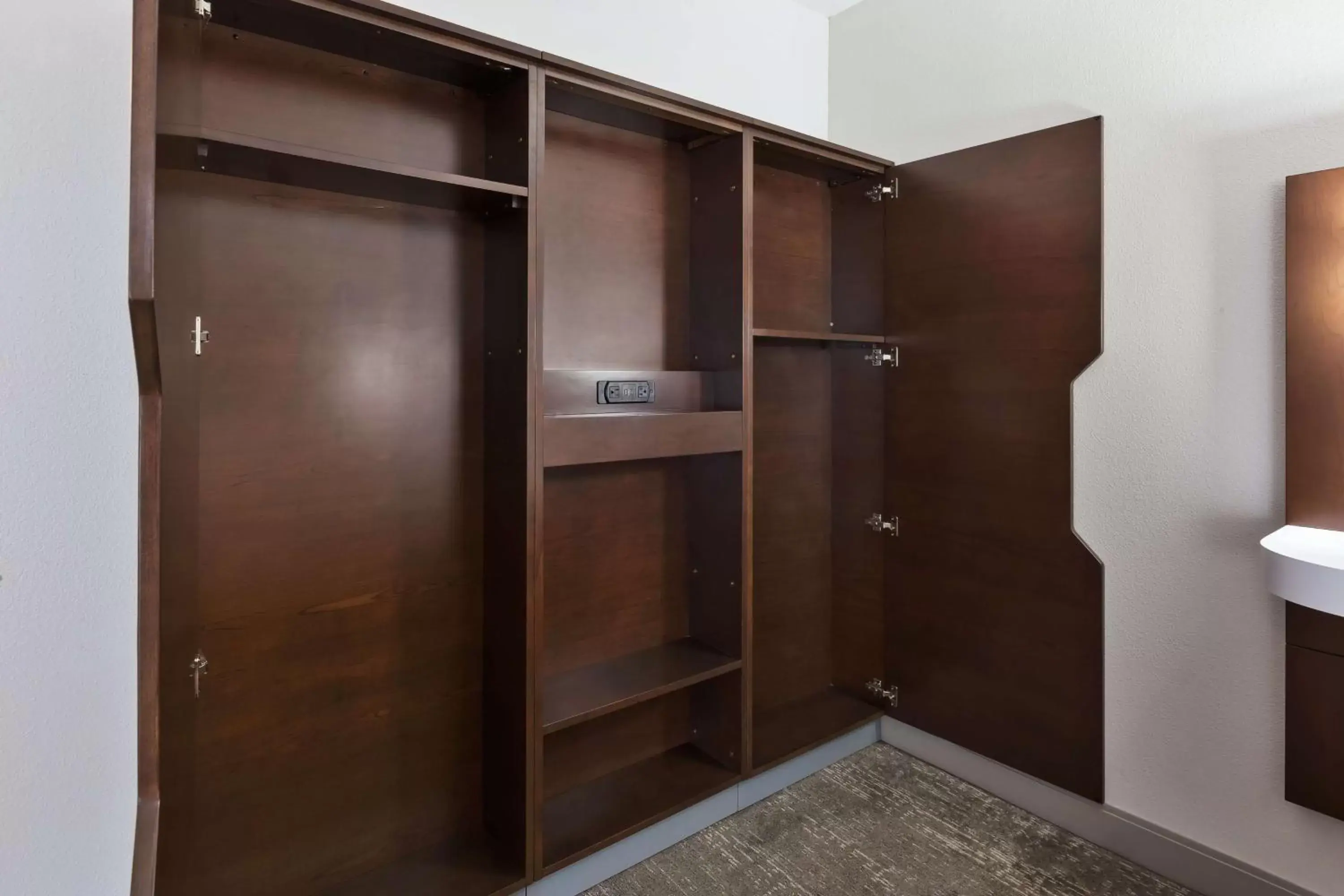 One-Bedroom Suite with Jaccuzi - Non-Smoking in Hampton Inn Columbus/Delaware I-71 North One-Bedroom Suite with Jaccuzi - Non-Smoking in Hampton Inn Columbus/Delaware I-71 North