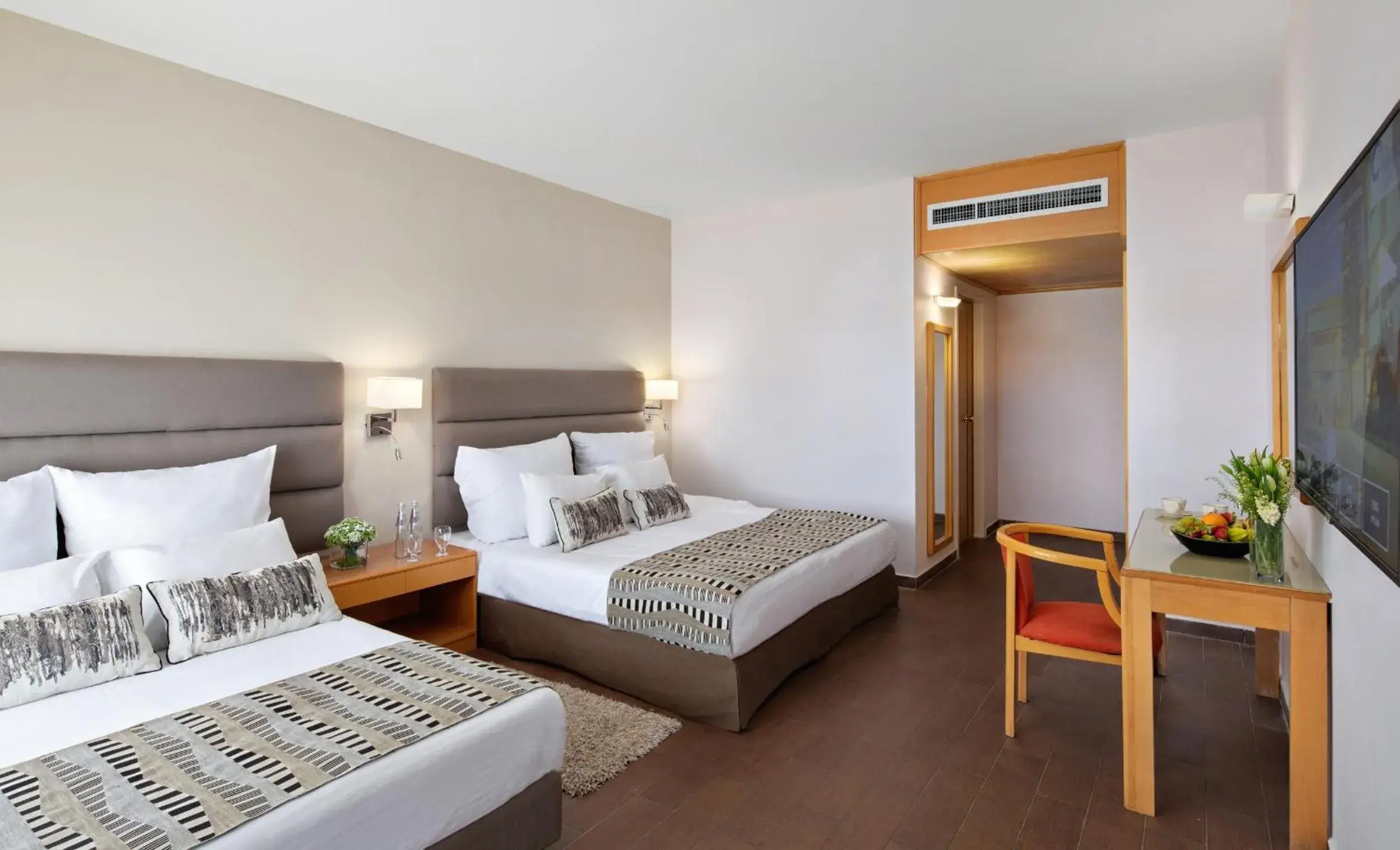 Classic Plus Room in C Hotel Neve Ilan Classic Plus Room in C Hotel Neve Ilan