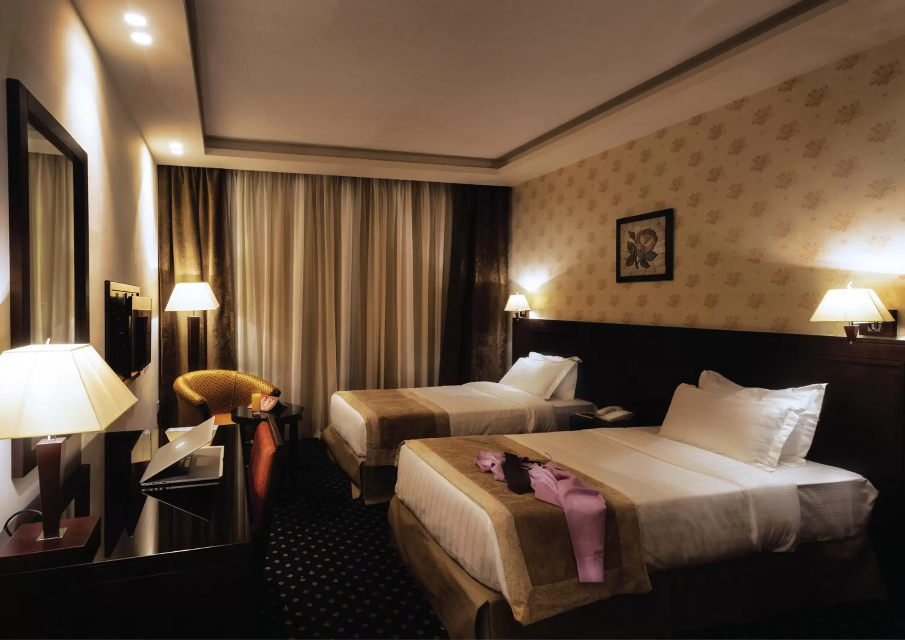 Deluxe King Room in Seven Roses Hotel Deluxe King Room in Seven Roses Hotel