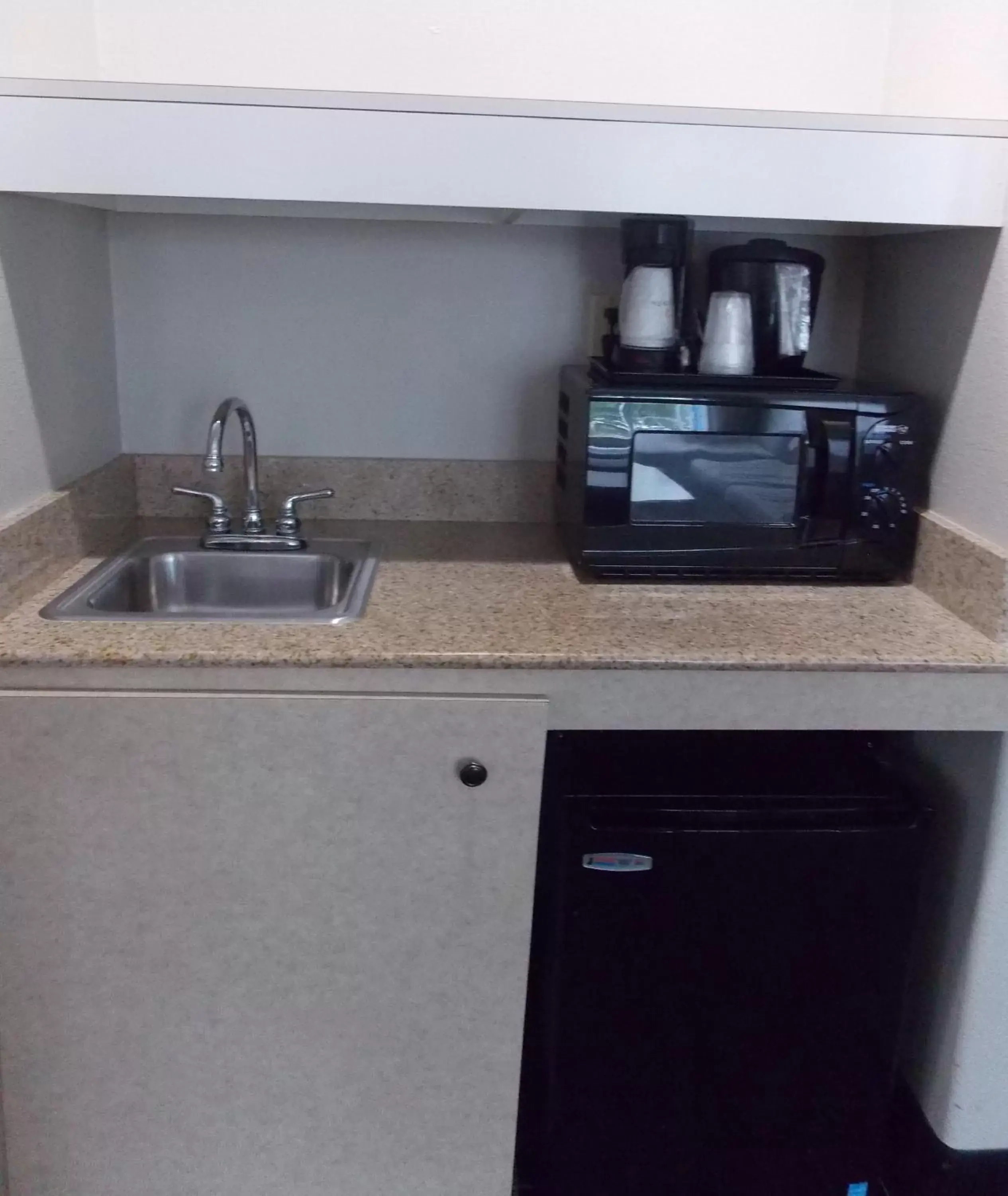 Two-Room King Suite - Mobility Access/Non-Smoking in La Quinta by Wyndham Rosenberg Two-Room King Suite - Mobility Access/Non-Smoking in La Quinta by Wyndham Rosenberg