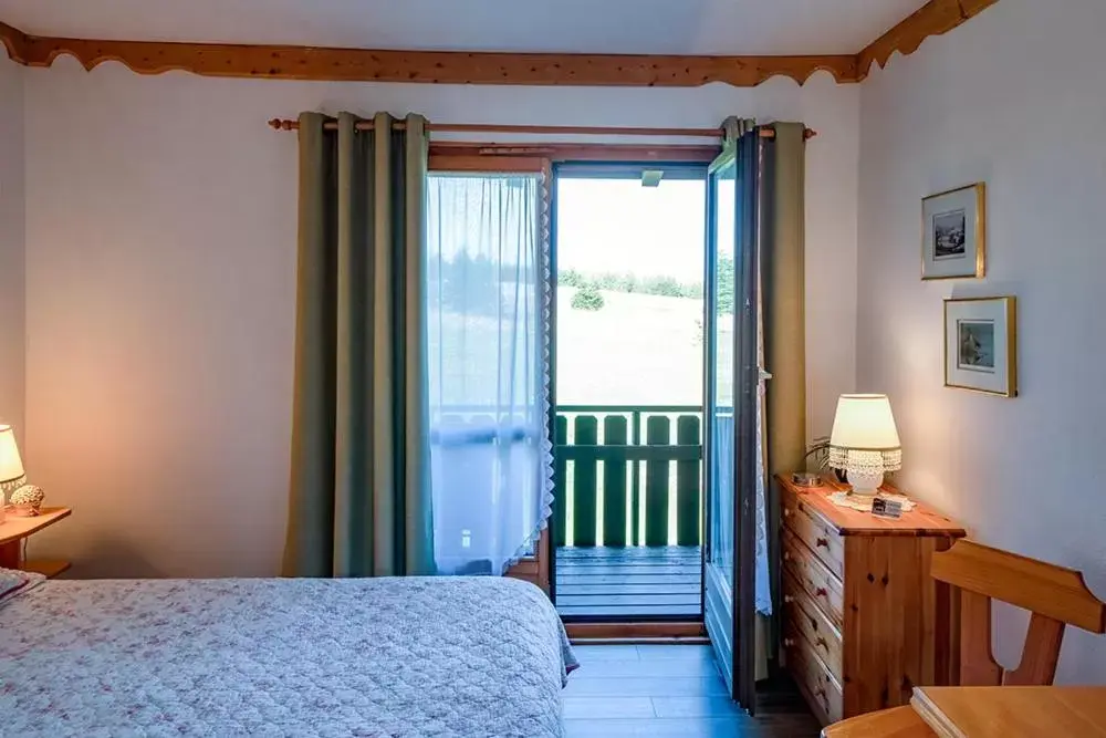 Standard Double Room in Edelweiss Inn Nova Scotia Standard Double Room in Edelweiss Inn Nova Scotia