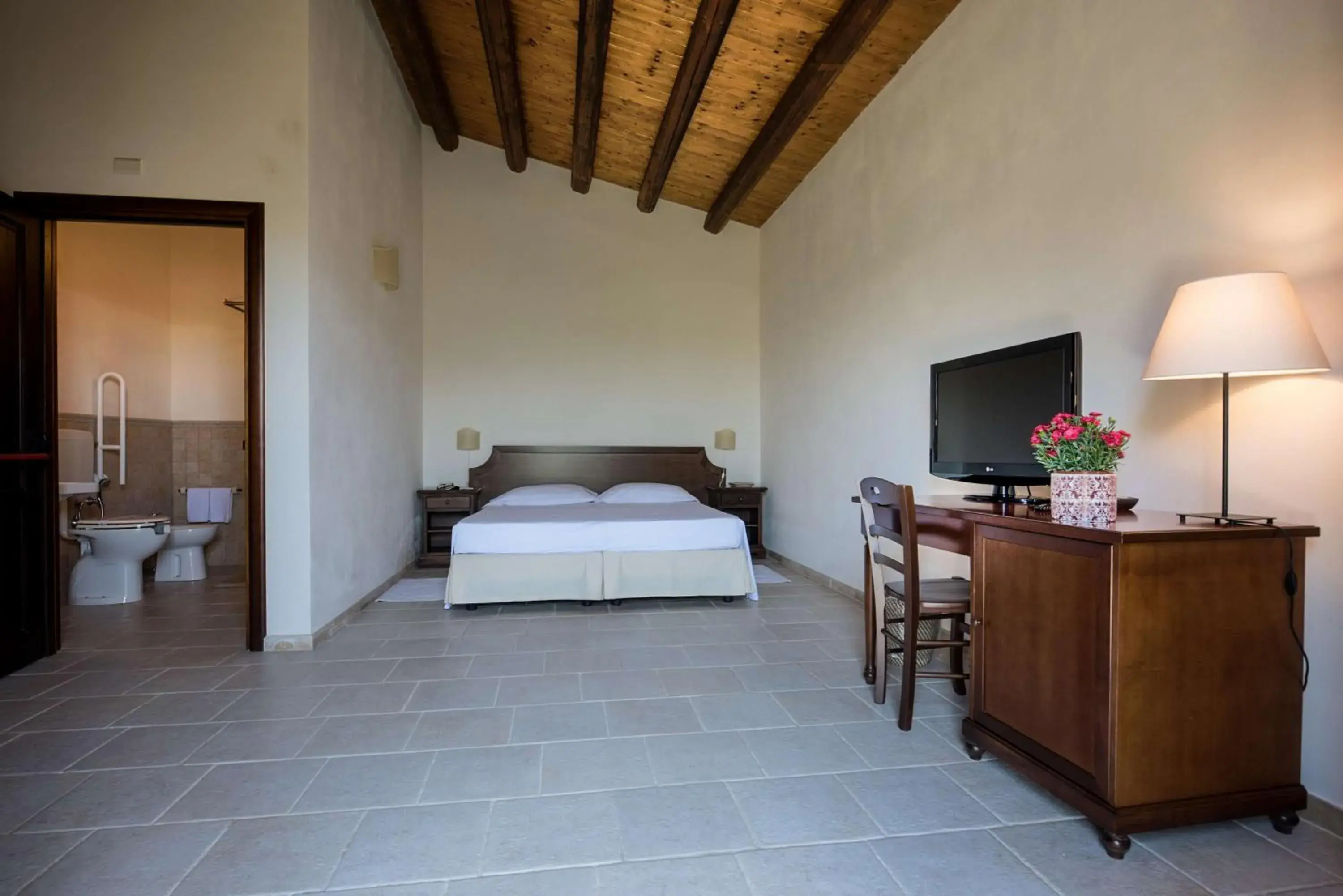 Standard Queen Room in La Dimora di Spartivento - BW Signature Collection Standard Queen Room in La Dimora di Spartivento - BW Signature Collection