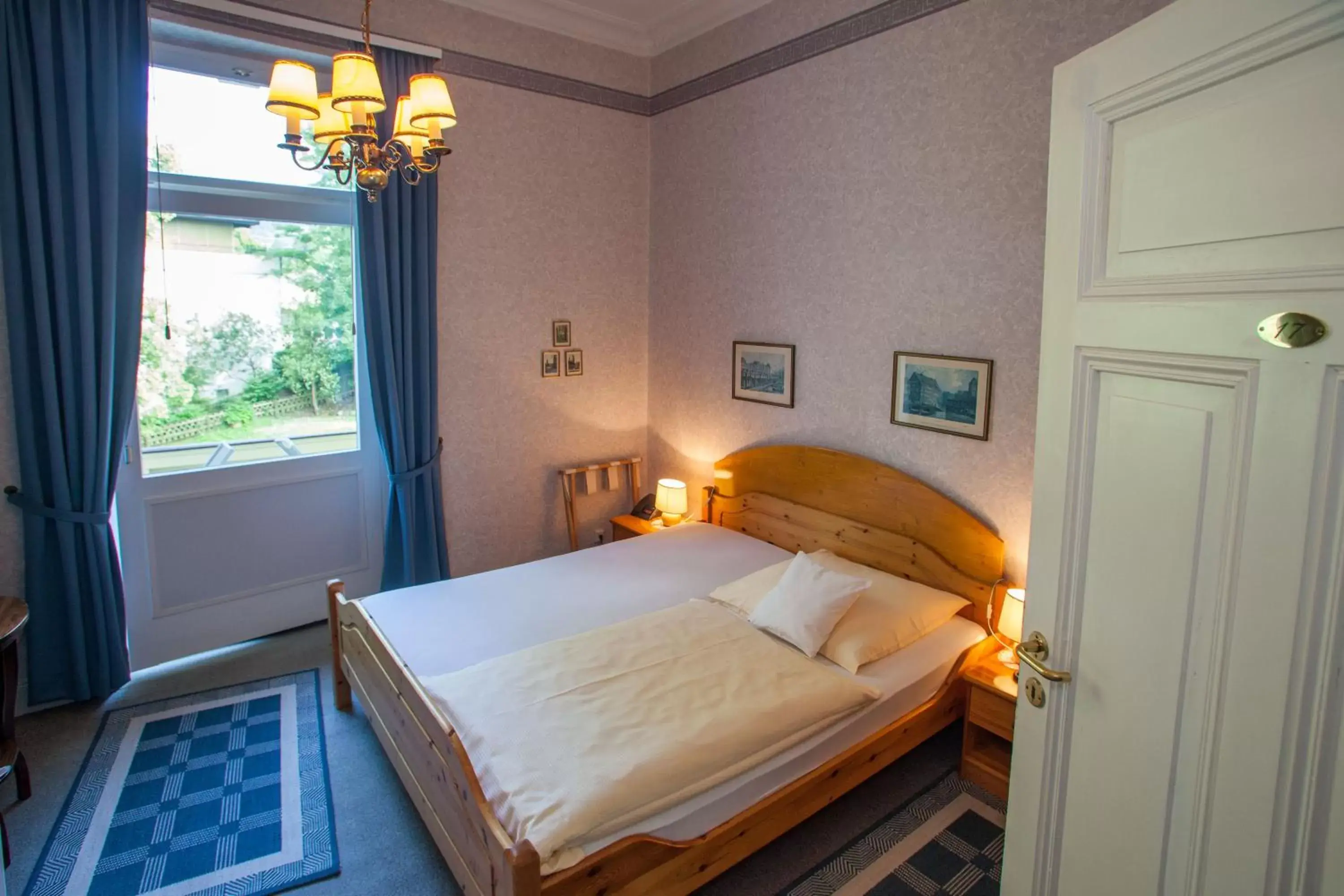 Double Room (1 Adult) - single occupancy in Hotel Rosenau Double Room (1 Adult) - single occupancy in Hotel Rosenau