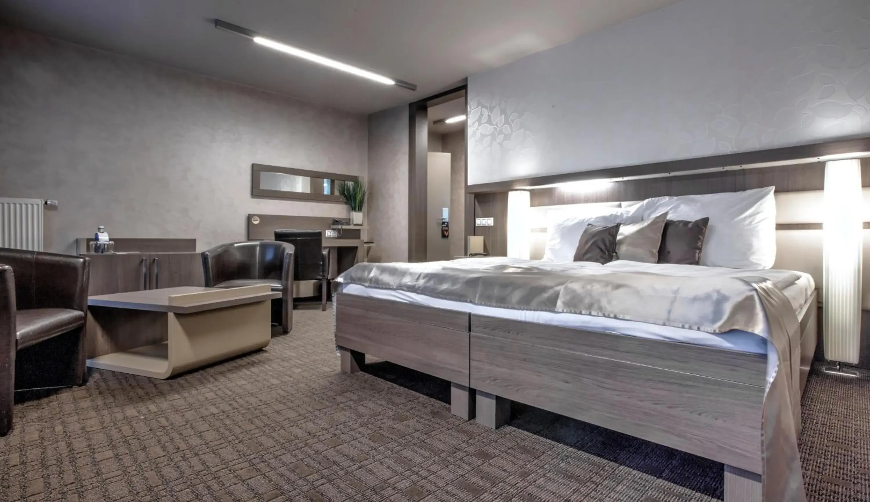 Deluxe Double Room with Free Access to Wellness and Fitness in Volcano Spa Hotel Deluxe Double Room with Free Access to Wellness and Fitness in Volcano Spa Hotel