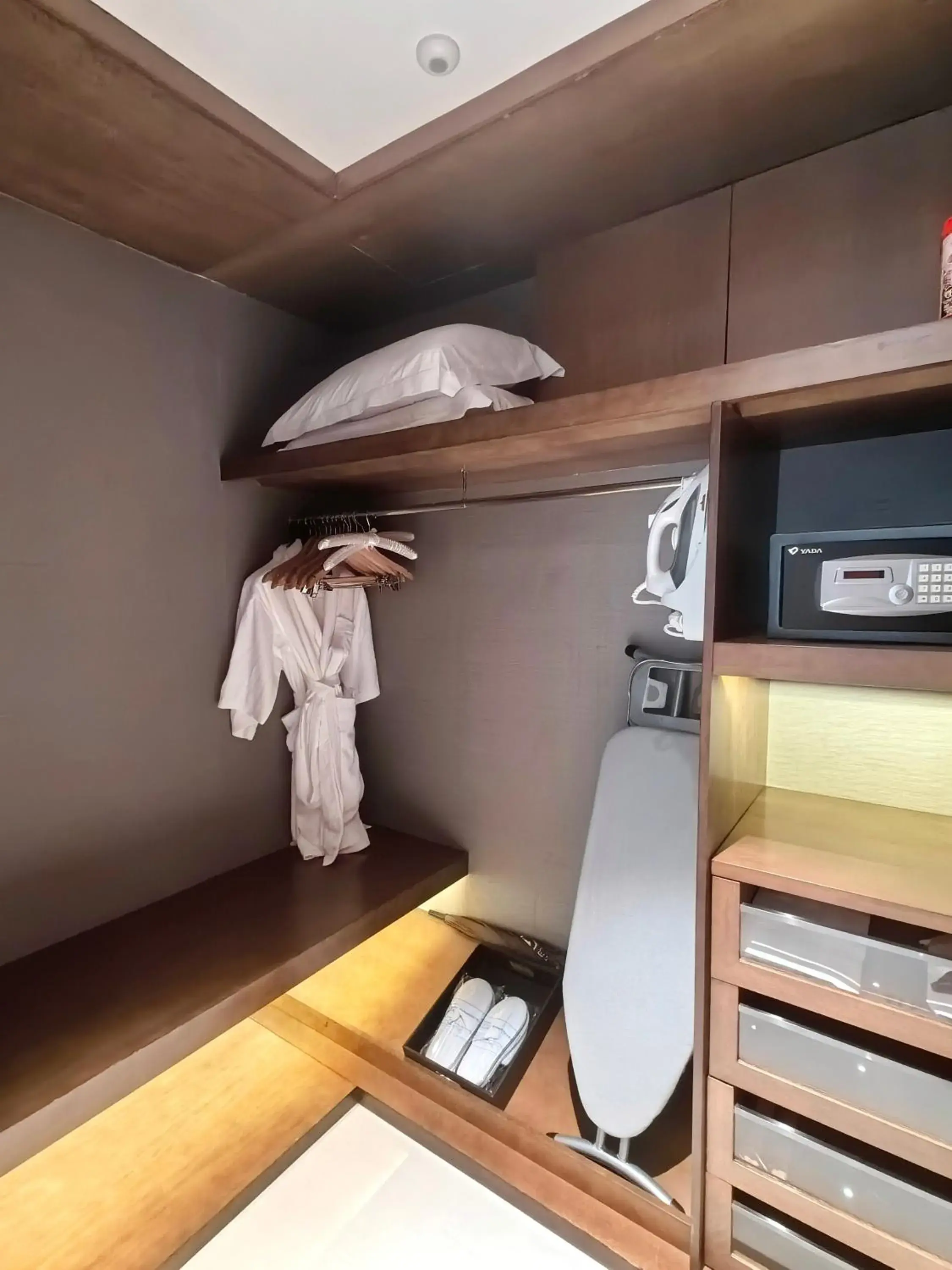 Premier King Room in DoubleTree By Hilton Ningbo Beilun Premier King Room in DoubleTree By Hilton Ningbo Beilun