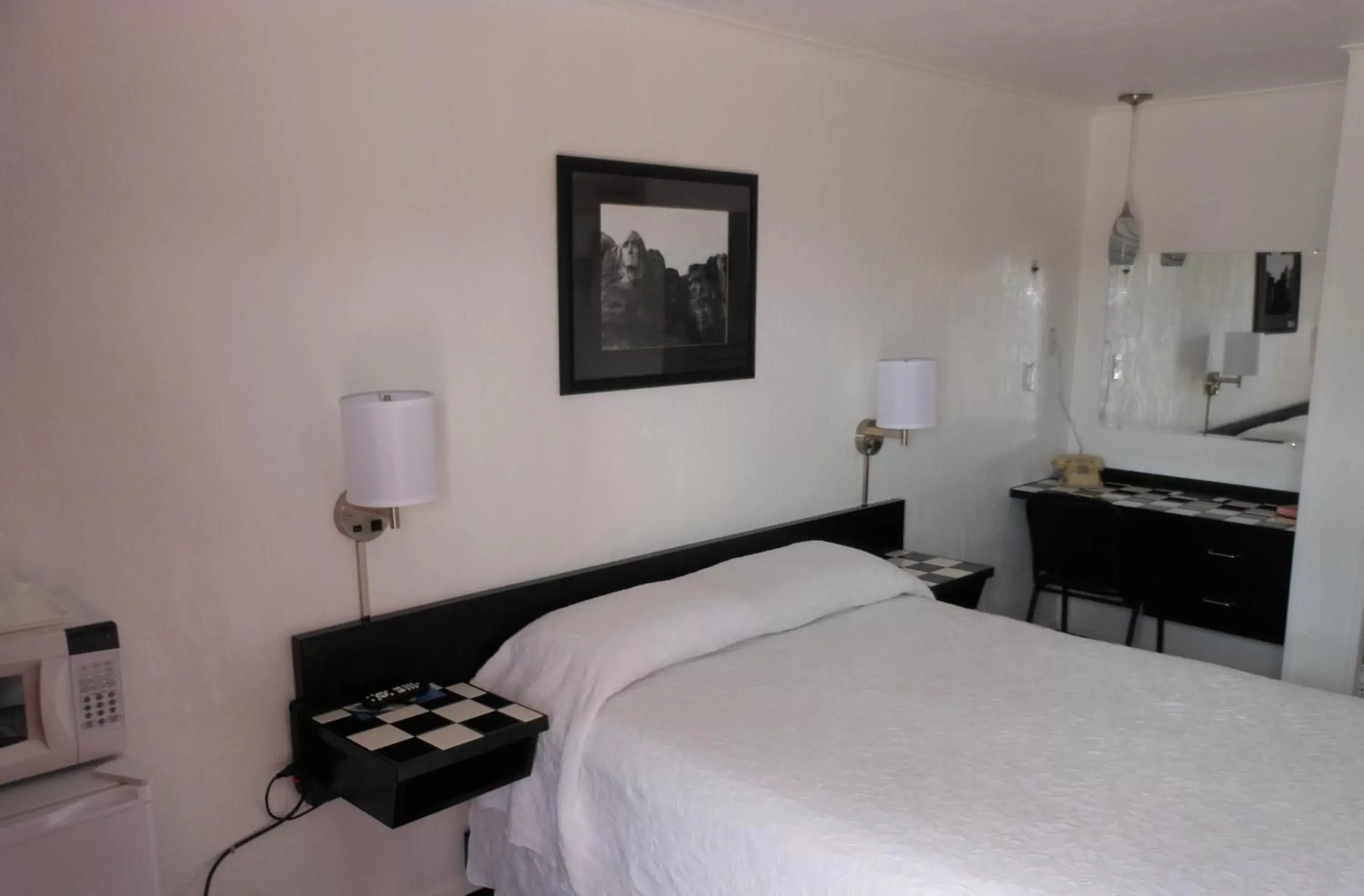 Standard Queen Room in Rocket Motel Standard Queen Room in Rocket Motel