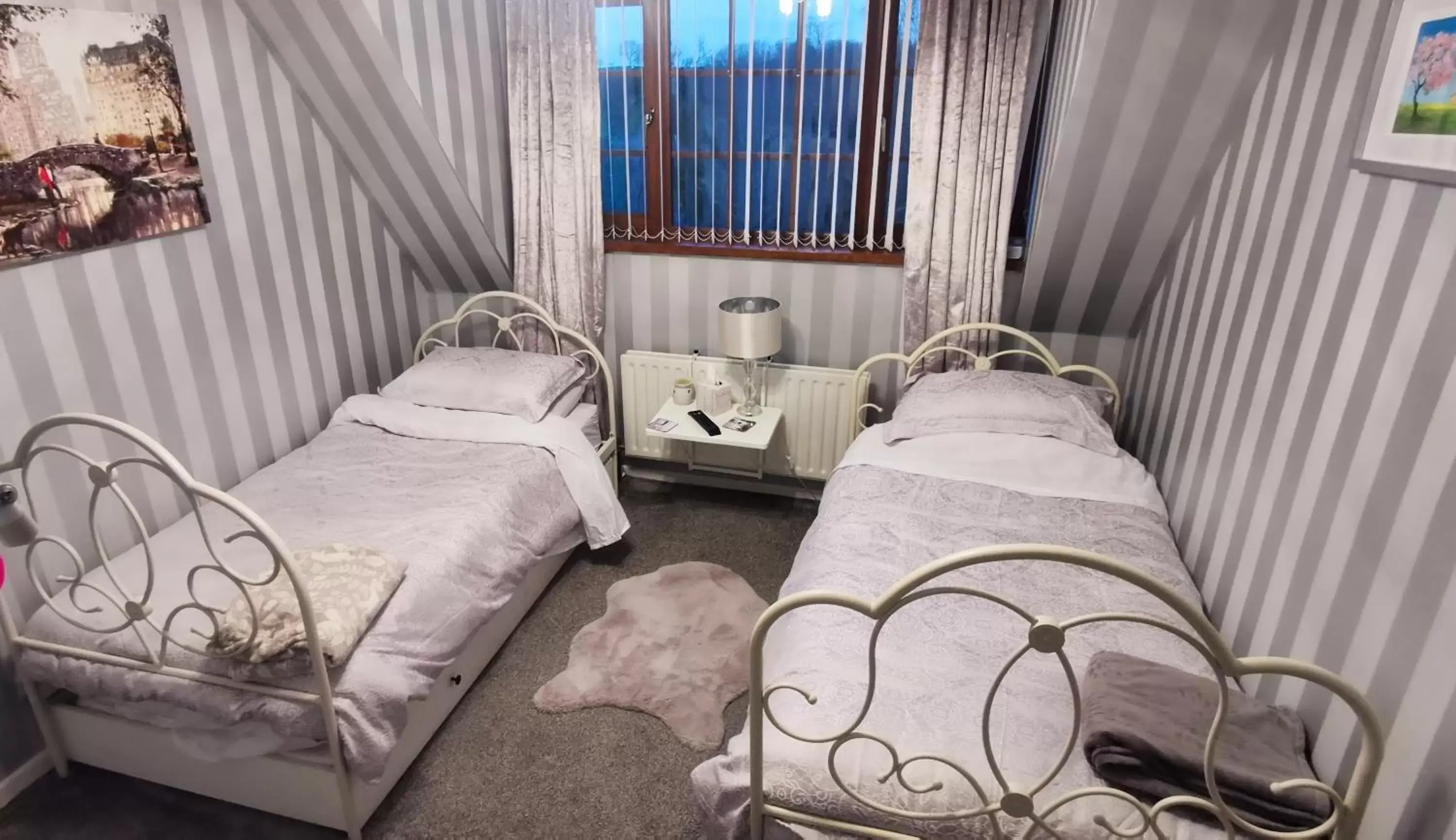 Budget Twin Room in Drumhirk House Budget Twin Room in Drumhirk House