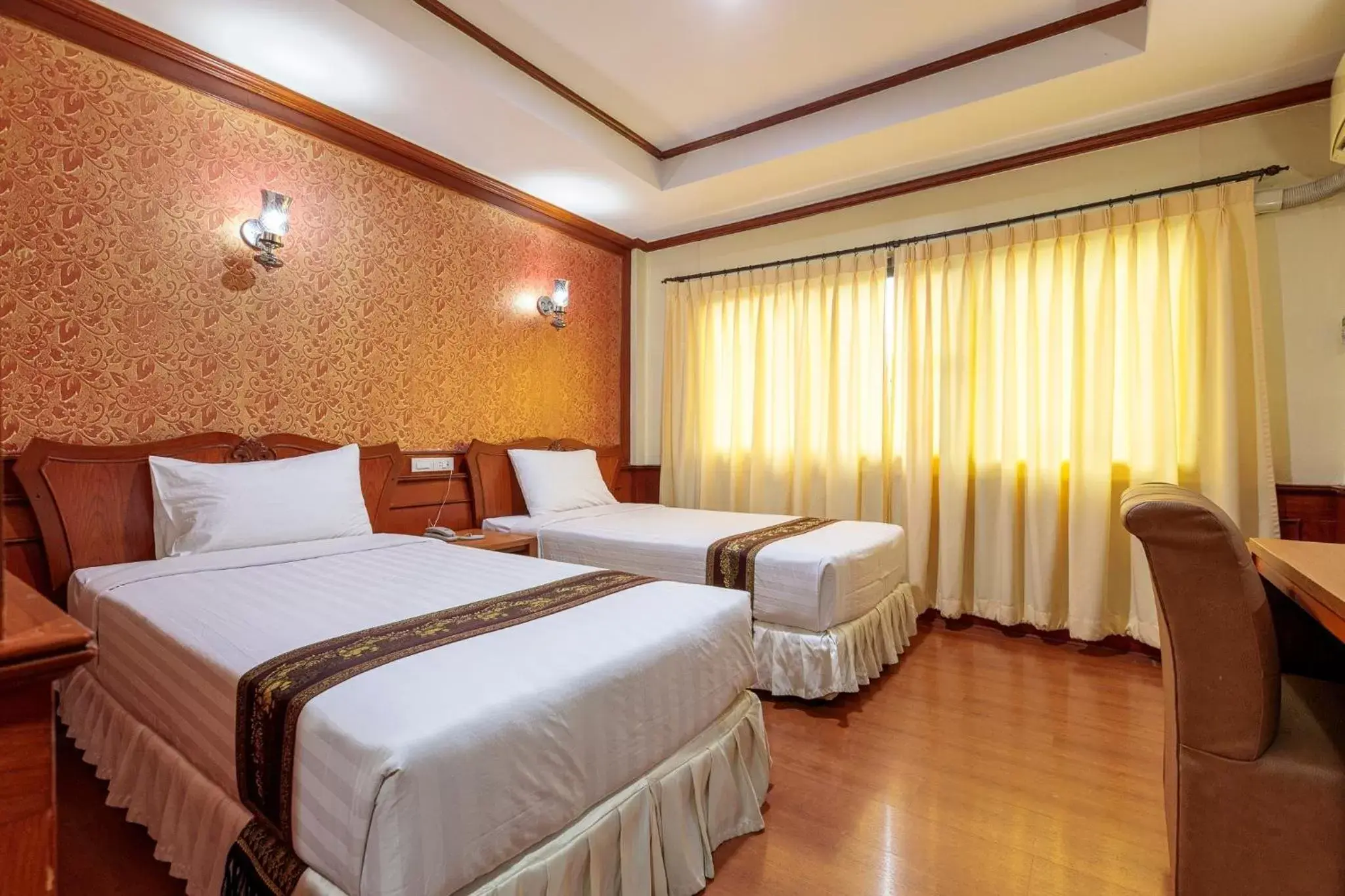 Family Room in PJ Watergate Hotel Family Room in PJ Watergate Hotel