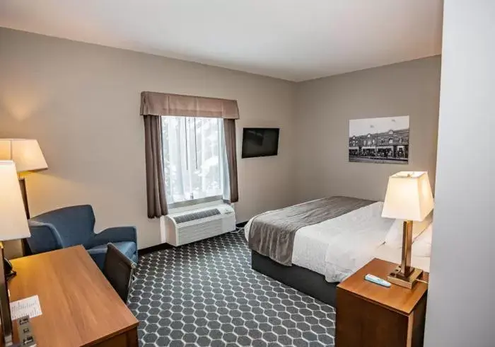 King Studio with Sofa Bed in Carman Blue Crescent Hotel King Studio with Sofa Bed in Carman Blue Crescent Hotel