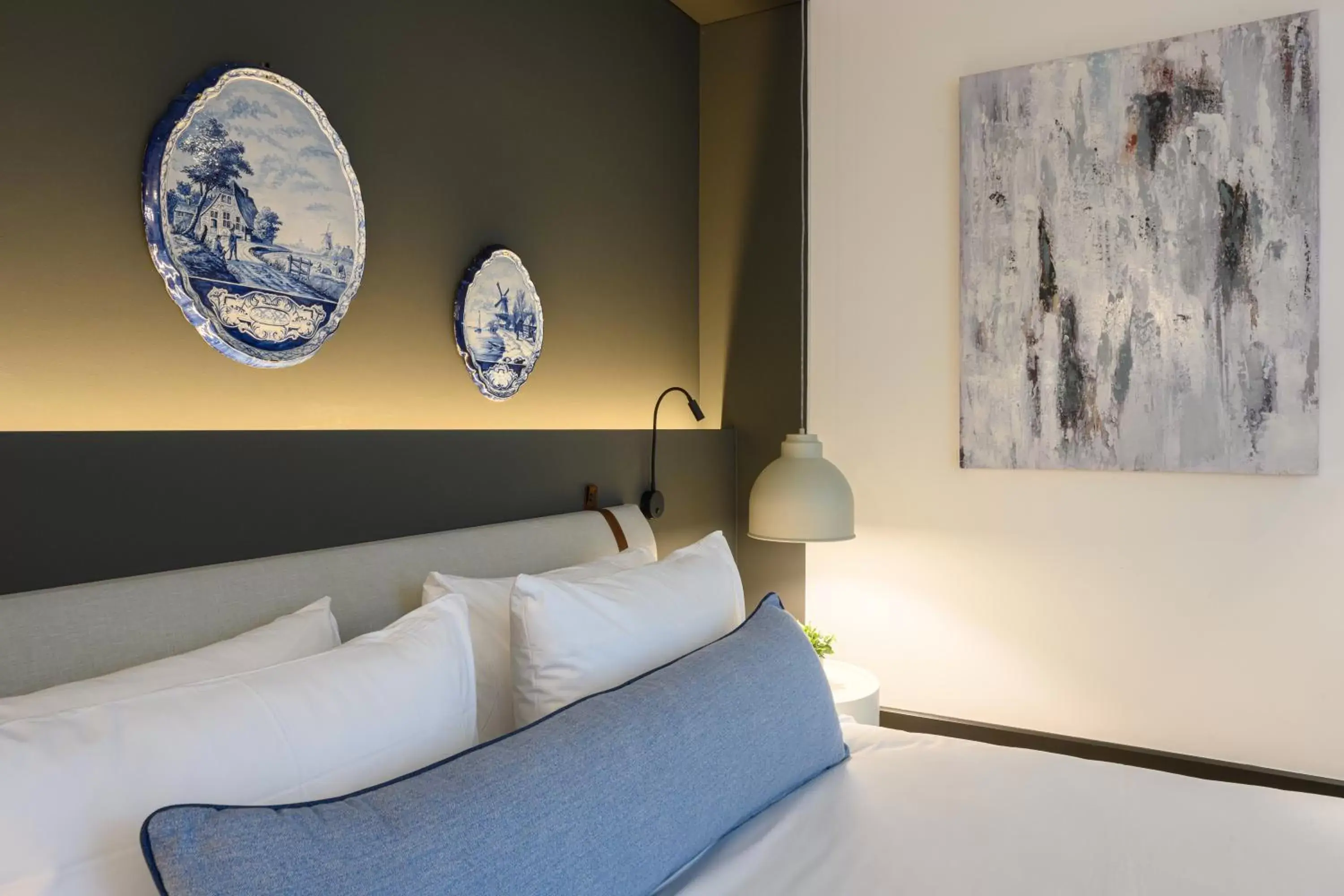 Comfort Deluxe Room in NEO KVL Hotel by TASIGO Comfort Deluxe Room in NEO KVL Hotel by TASIGO