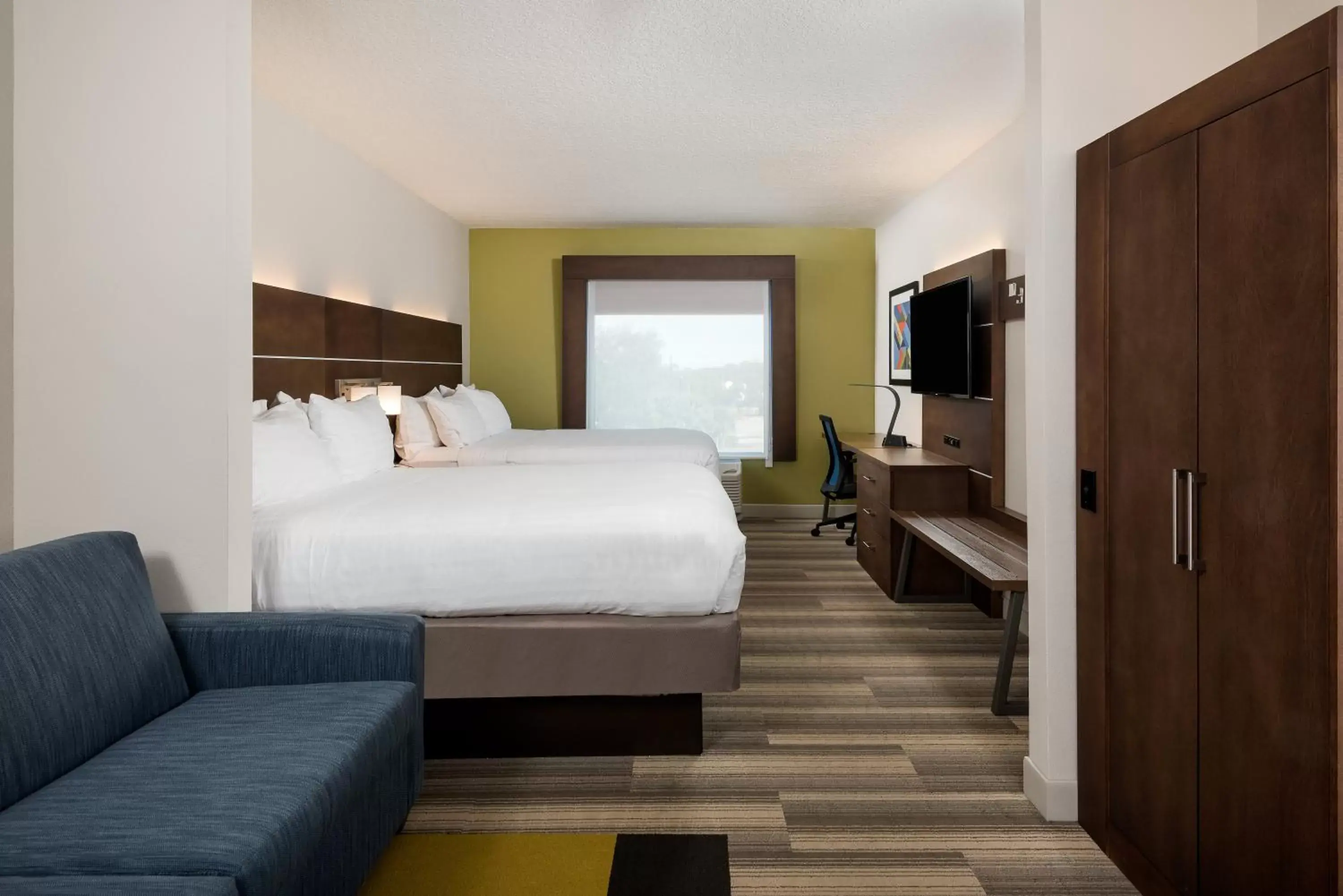 Suite - Mobility Access/Hearing Accessible in Holiday Inn Express Hotel & Suites Bartow by IHG Suite - Mobility Access/Hearing Accessible in Holiday Inn Express Hotel & Suites Bartow by IHG