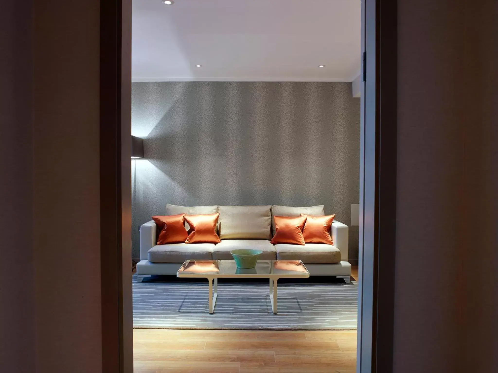 Luxury One-Bedroom Apartment with Riverview in Cheval Three Quays at The Tower of London Luxury One-Bedroom Apartment with Riverview in Cheval Three Quays at The Tower of London