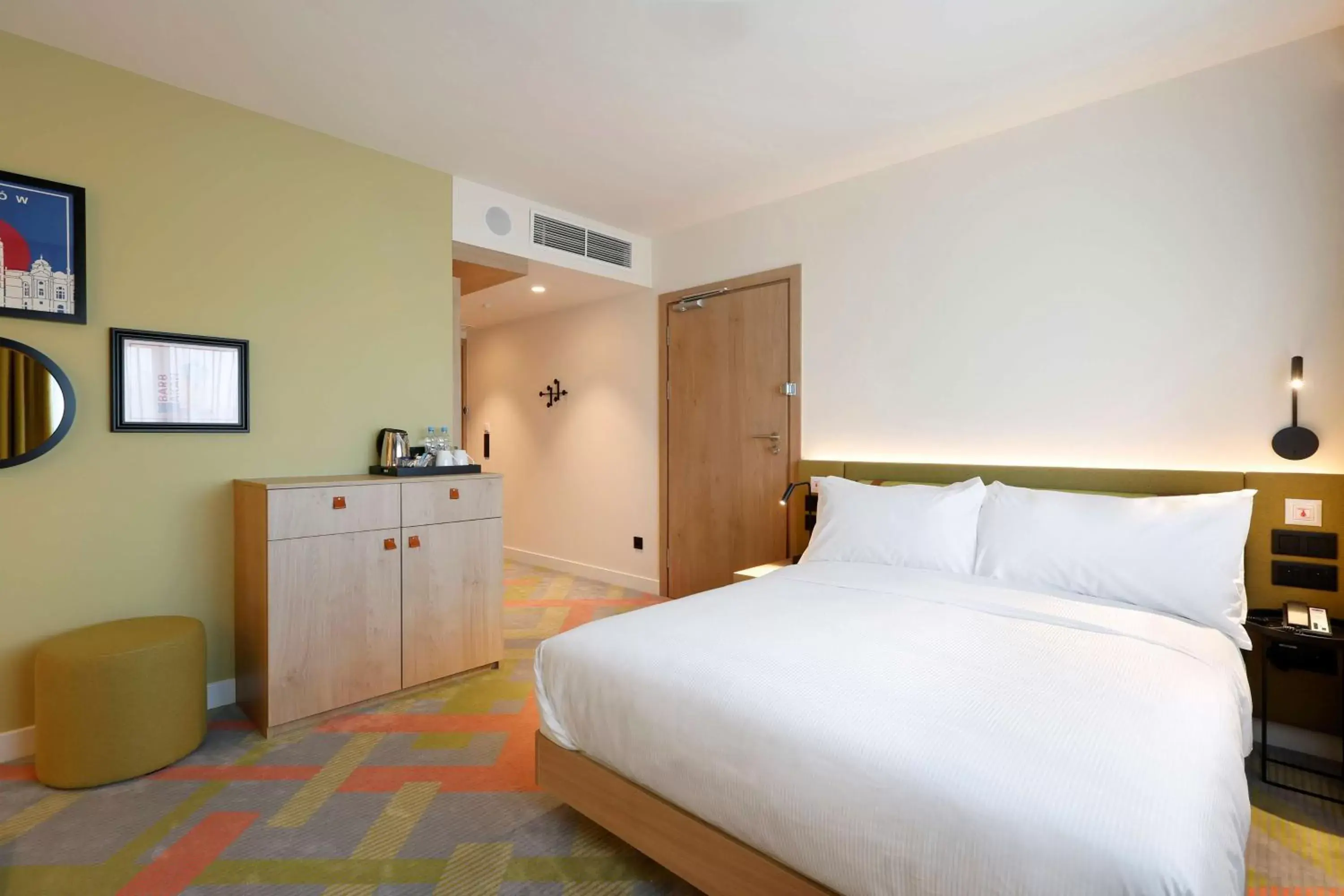 Queen Room - Mobility Access in Hampton by Hilton Krakow Airport Queen Room - Mobility Access in Hampton by Hilton Krakow Airport