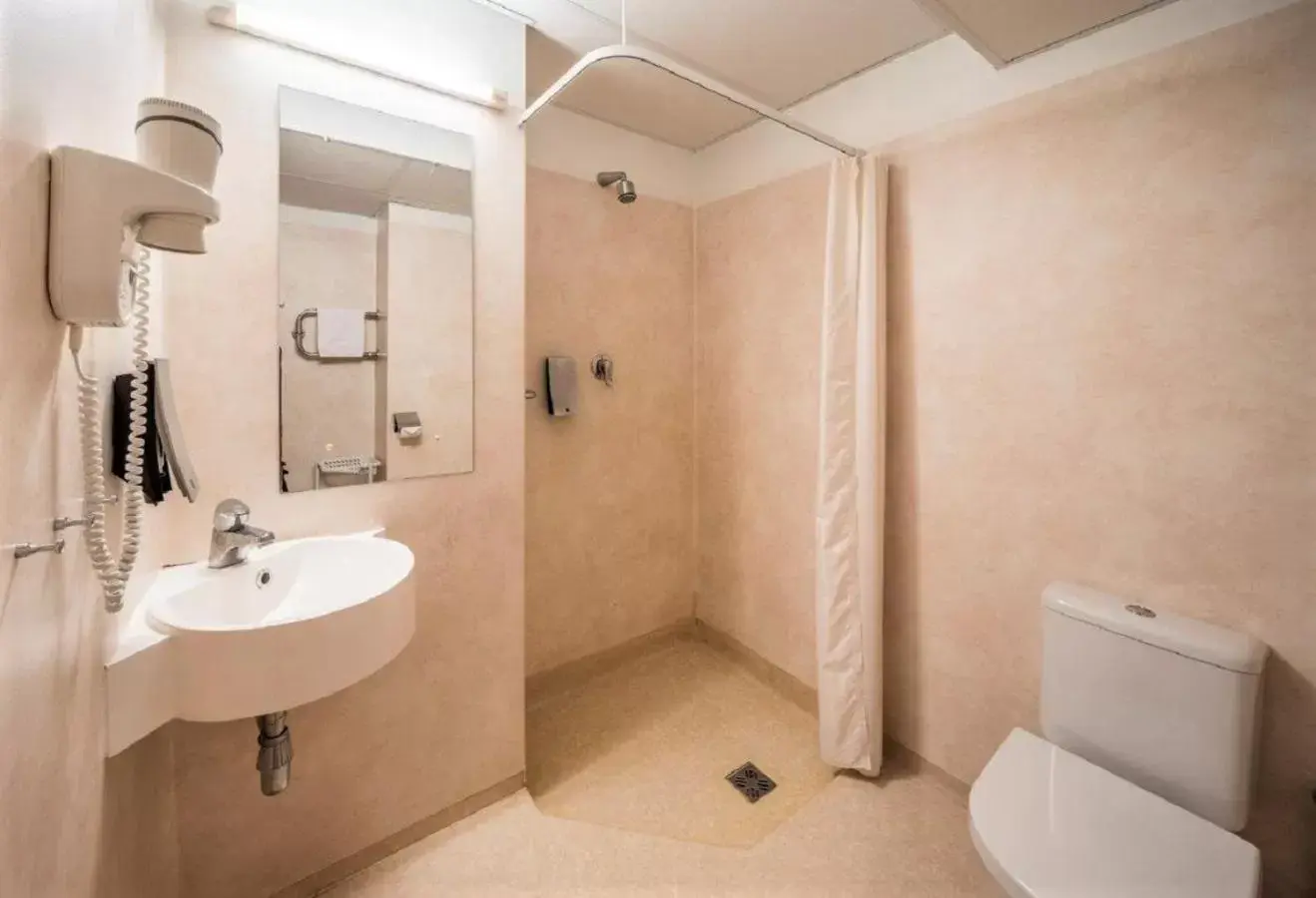 Double Room in Rija Bauska Hotel Double Room in Rija Bauska Hotel