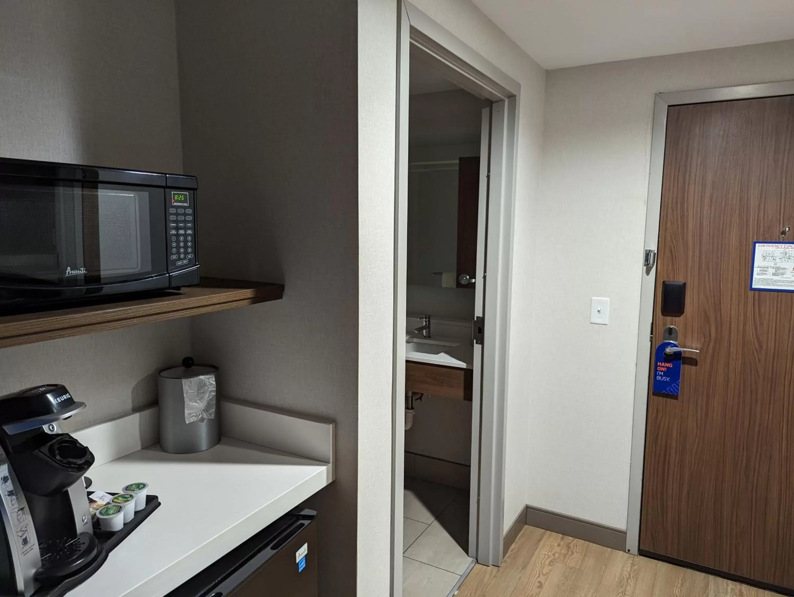 King Room - Hearing Accessible - Roll-in Shower in Holiday Inn Express - Lexington East - Winchester, an IHG Hotel King Room - Hearing Accessible - Roll-in Shower in Holiday Inn Express - Lexington East - Winchester, an IHG Hotel