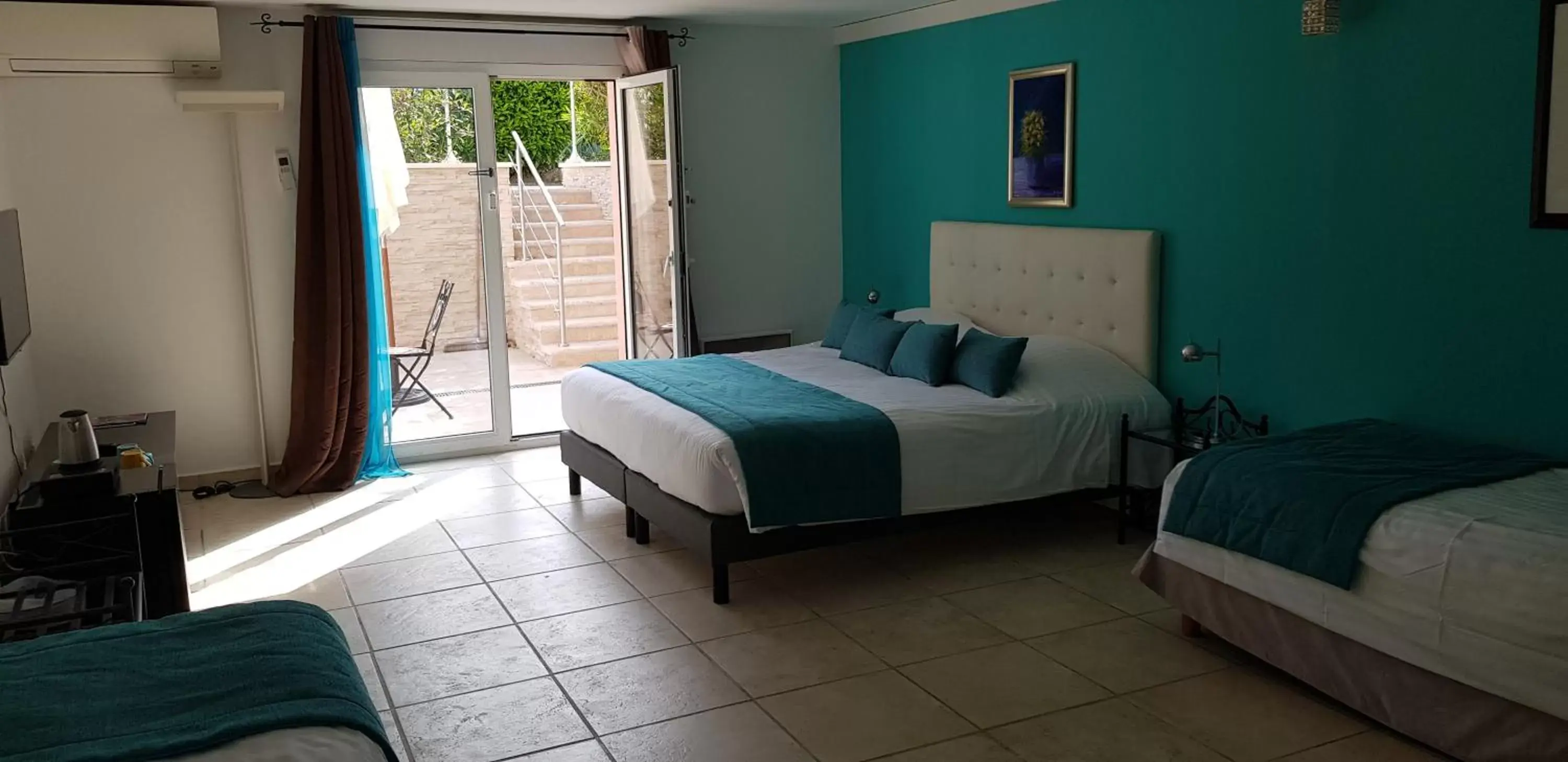 Quadruple Room in Les Bastides Saint Paul Quadruple Room in Les Bastides Saint Paul