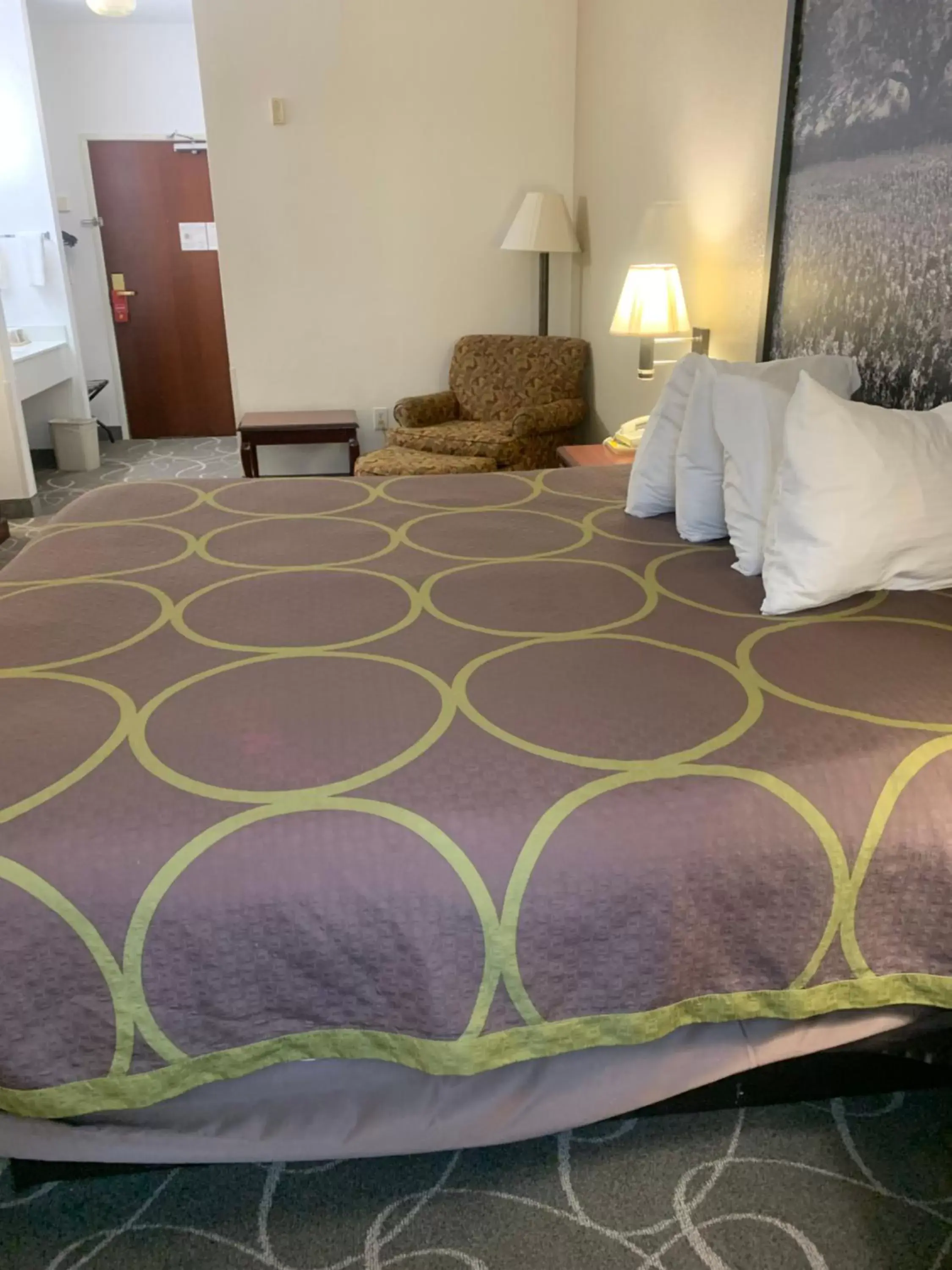 King Room - Non-Smoking in Super 8 by Wyndham Hillsboro TX King Room - Non-Smoking in Super 8 by Wyndham Hillsboro TX