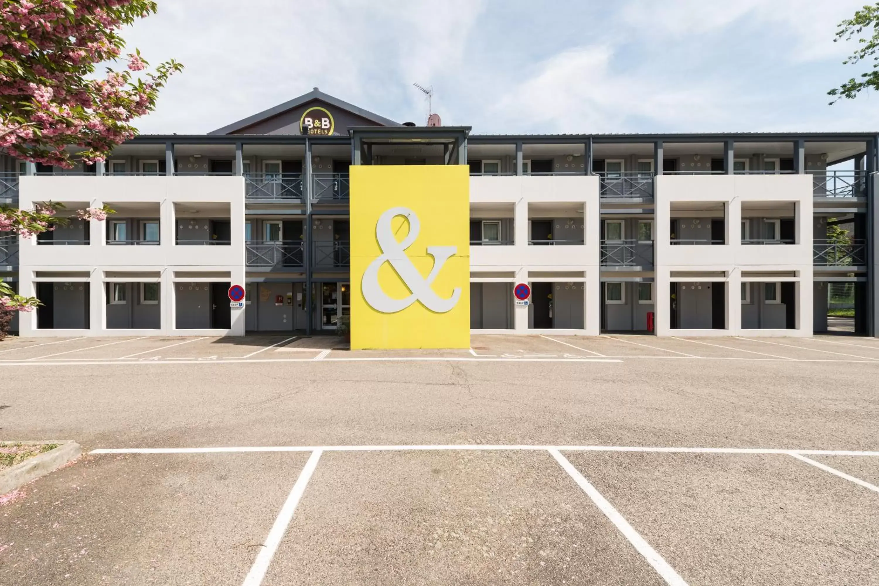 B&B HOTEL Saint-Etienne La Terrasse B&B HOTEL Saint-Etienne La Terrasse