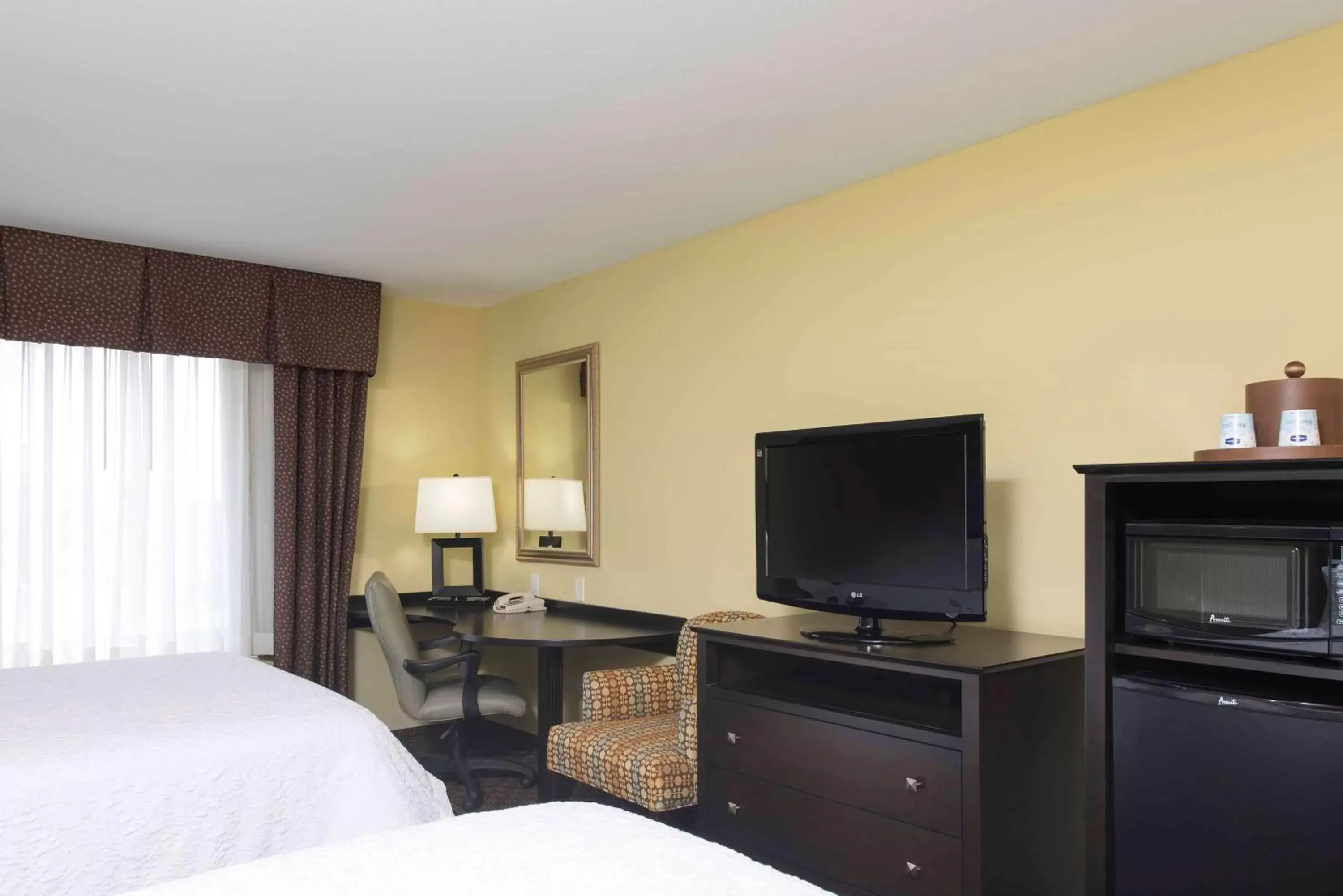 Queen Room with Two Queen Beds - Mobility Access/Non-Smoking in Hampton Inn & Suites Danville Queen Room with Two Queen Beds - Mobility Access/Non-Smoking in Hampton Inn & Suites Danville