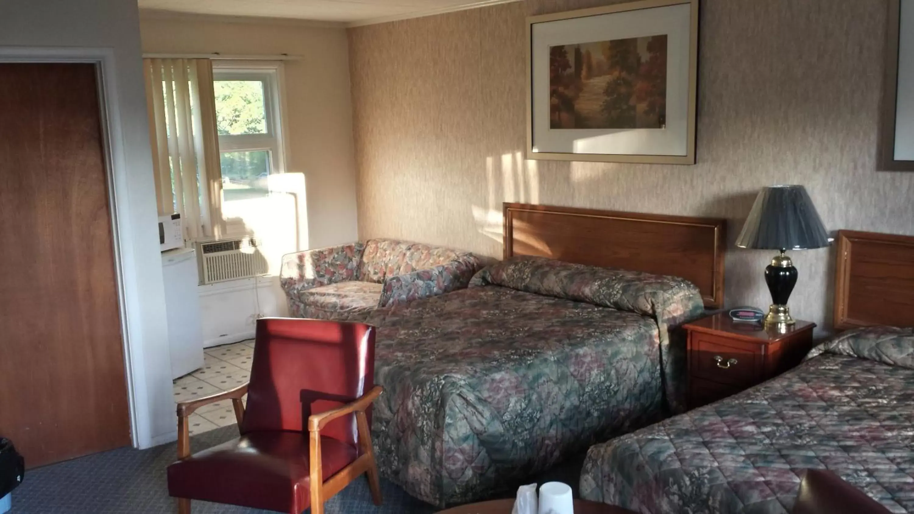Double Room with Two Double Beds - Non-Smoking in Hipwell's Motel Double Room with Two Double Beds - Non-Smoking in Hipwell's Motel
