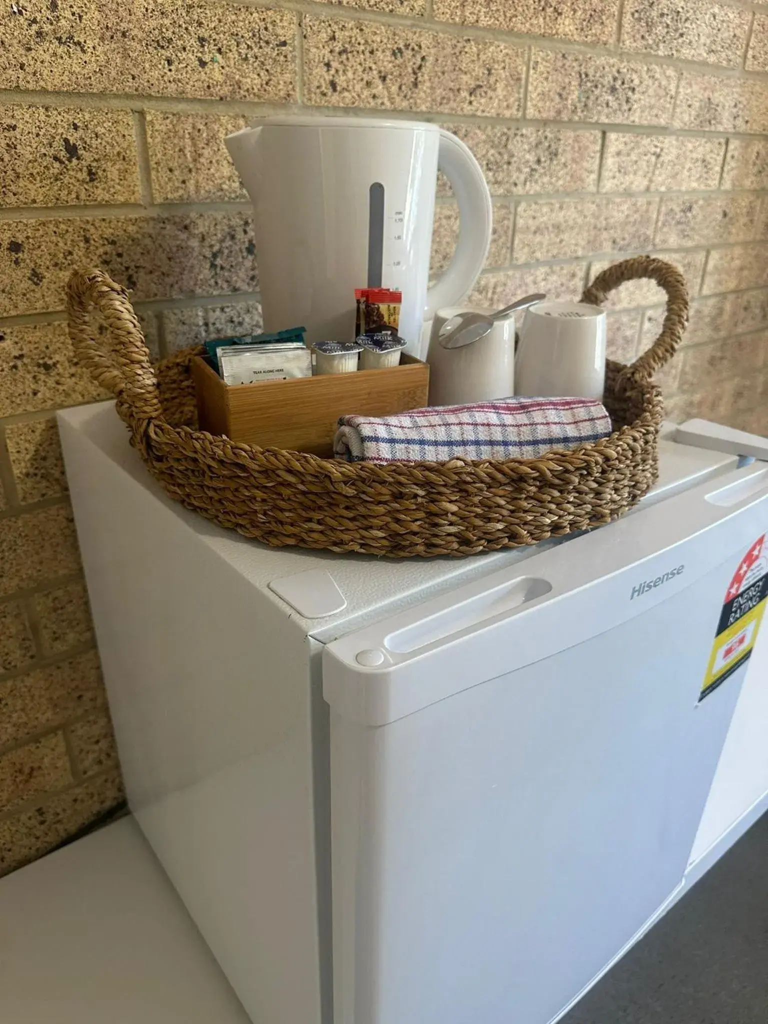 Budget Twin Room with Shared Bathroom in Coolum Budget Accommodation Budget Twin Room with Shared Bathroom in Coolum Budget Accommodation